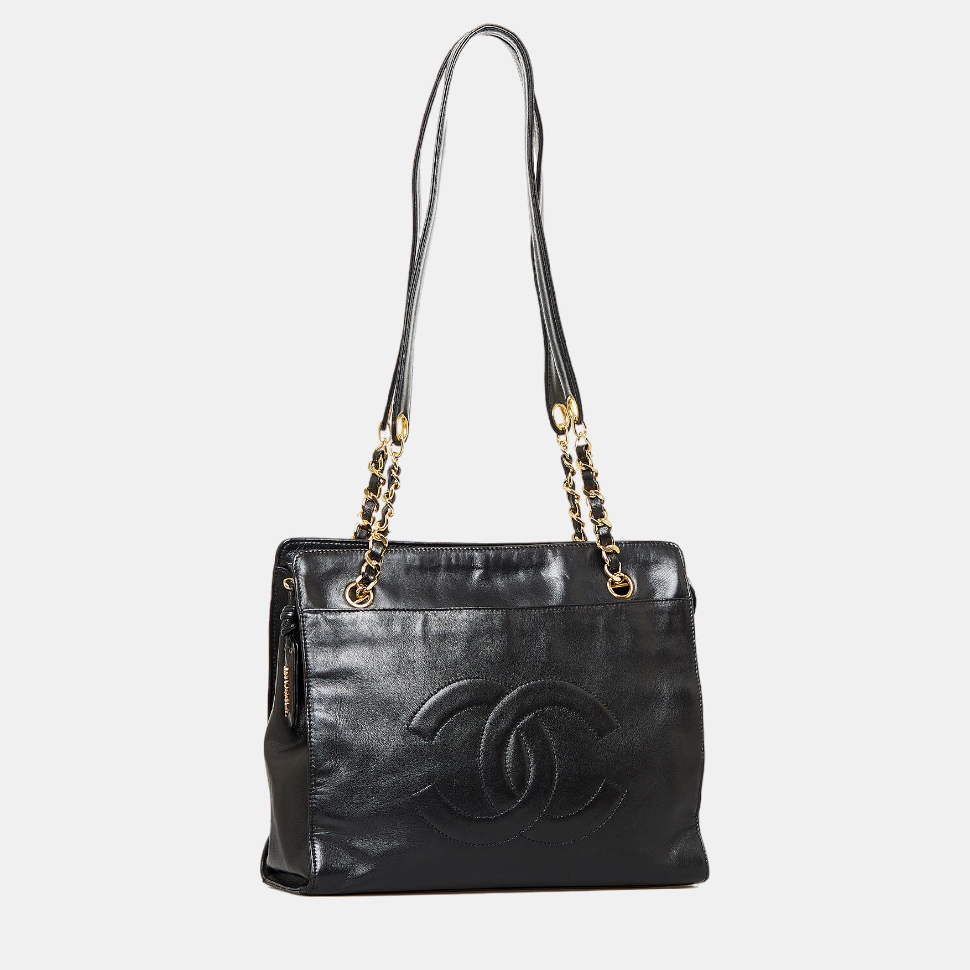 

Chanel Black CC Tote