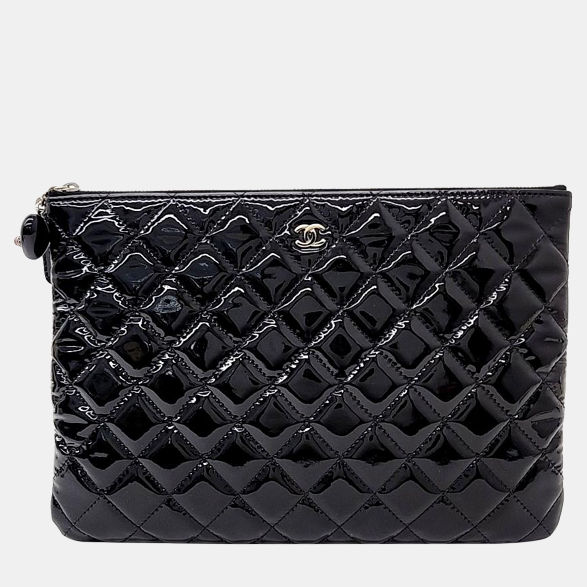 Pre-owned Chanel Camellia Patent Clutch Neodium In Black