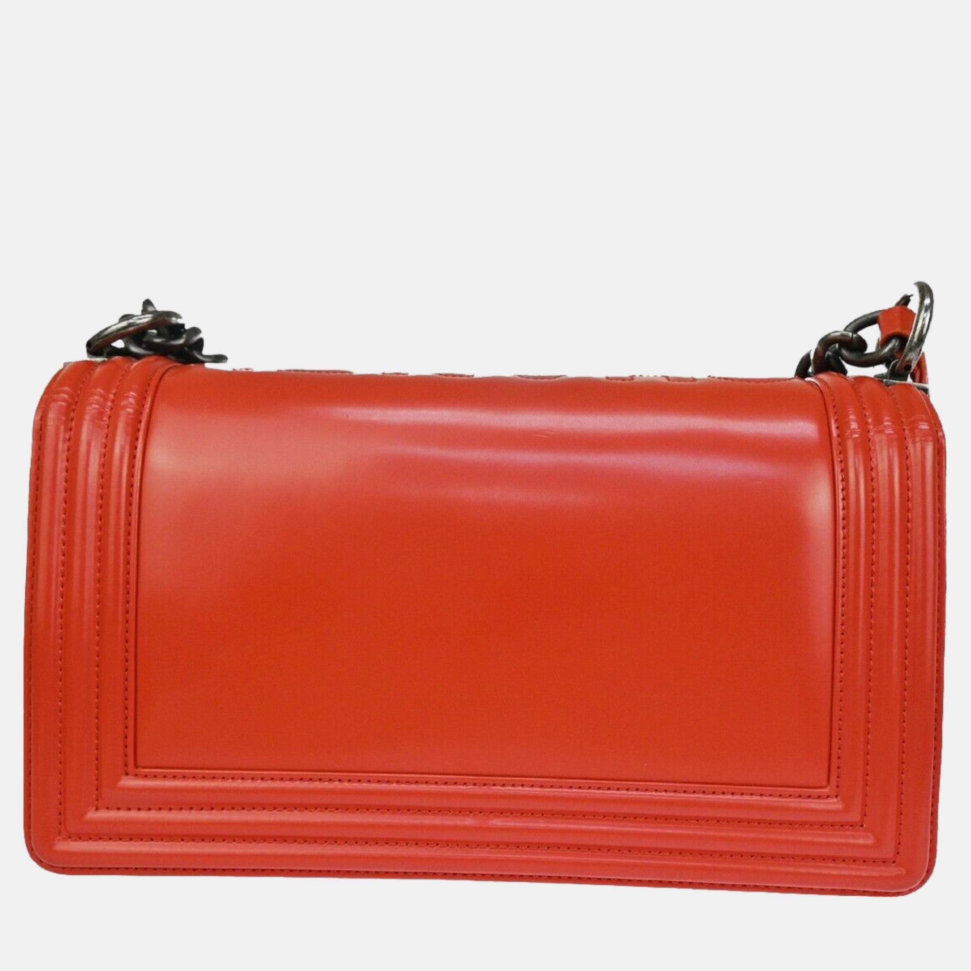 

Chanel Red Leather Boy shoulder Bag