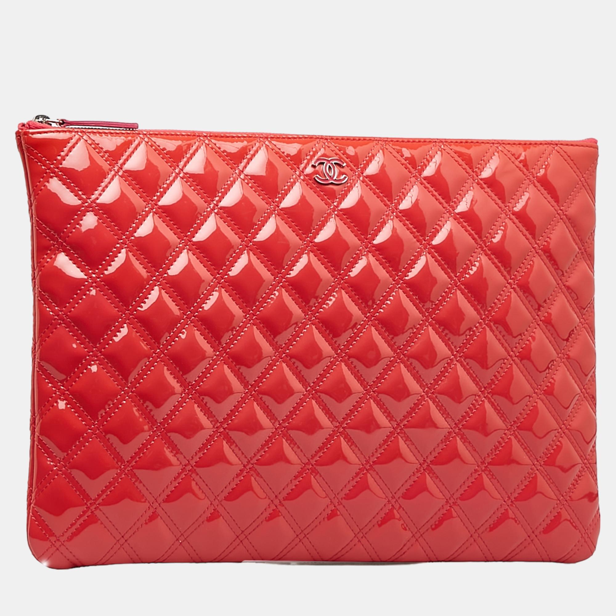 

Chanel Red CC Quilted Patent Leather O Case