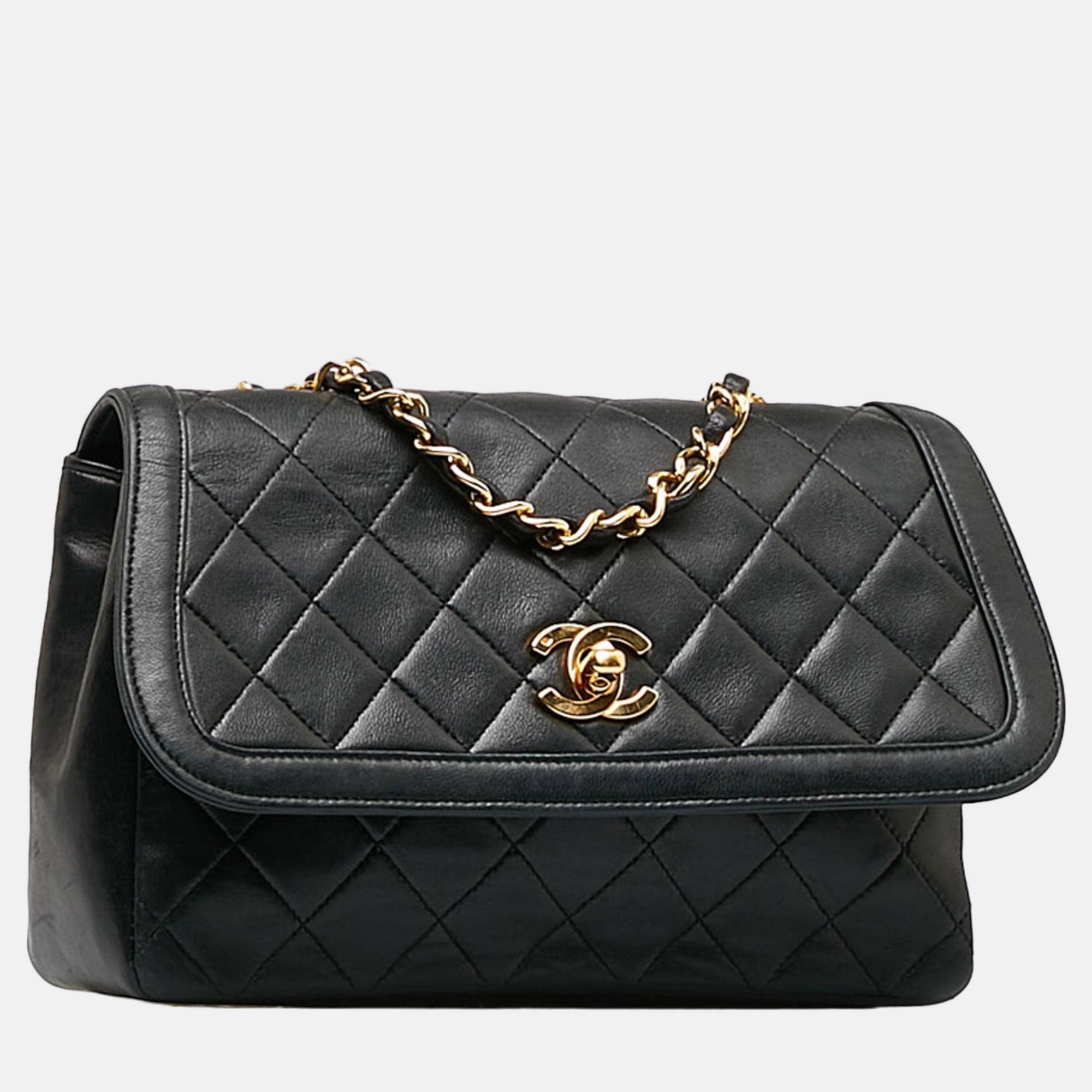 

Chanel Black CC Matelasse Chain Flap Bag
