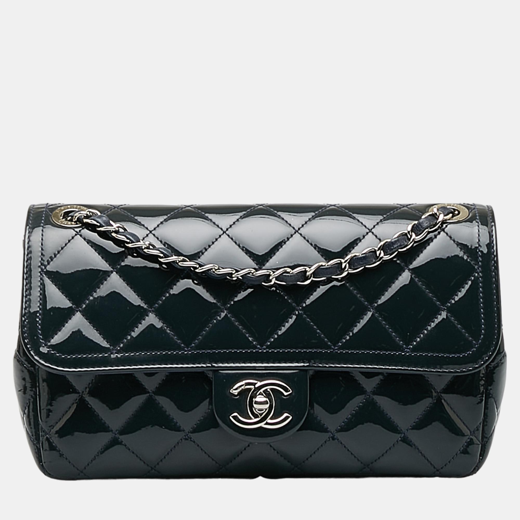

Chanel Black Medium Patent Coco Shine Flap