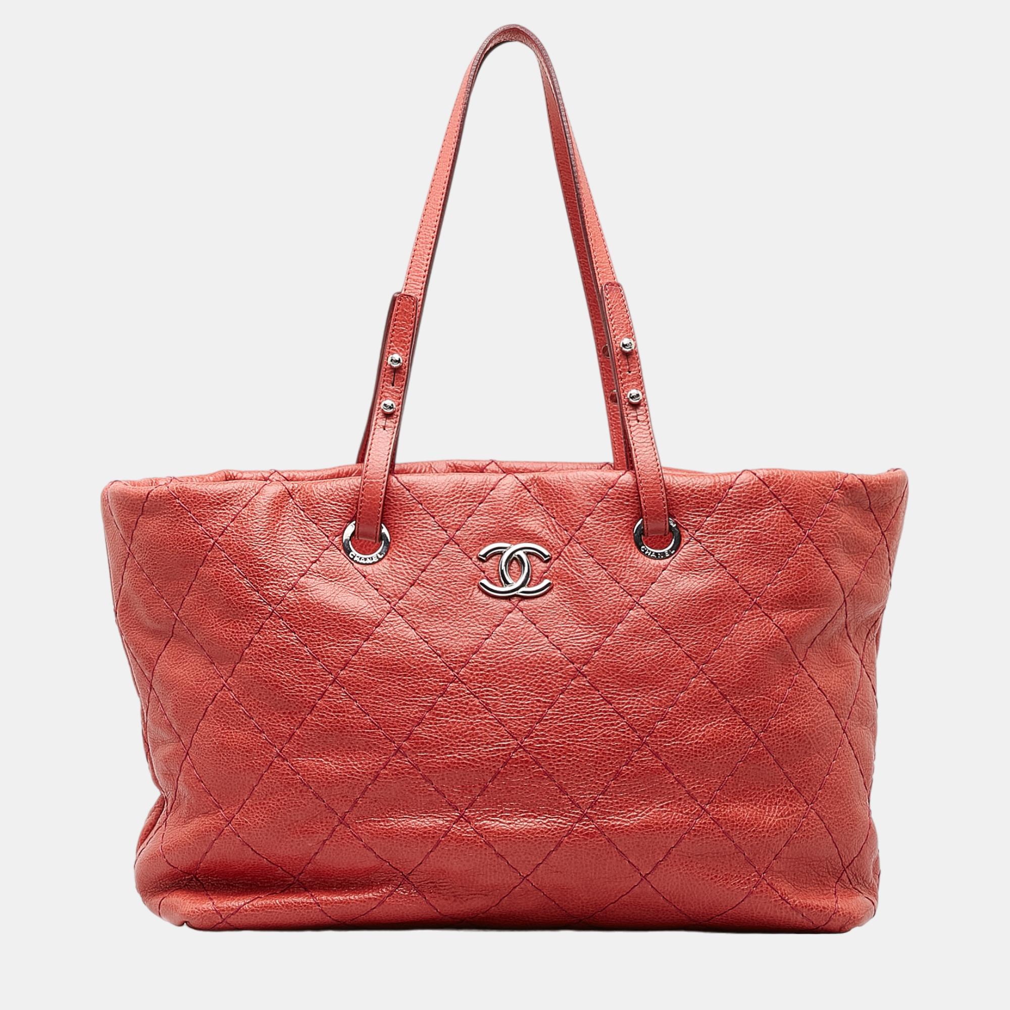 

Chanel Red On The Road