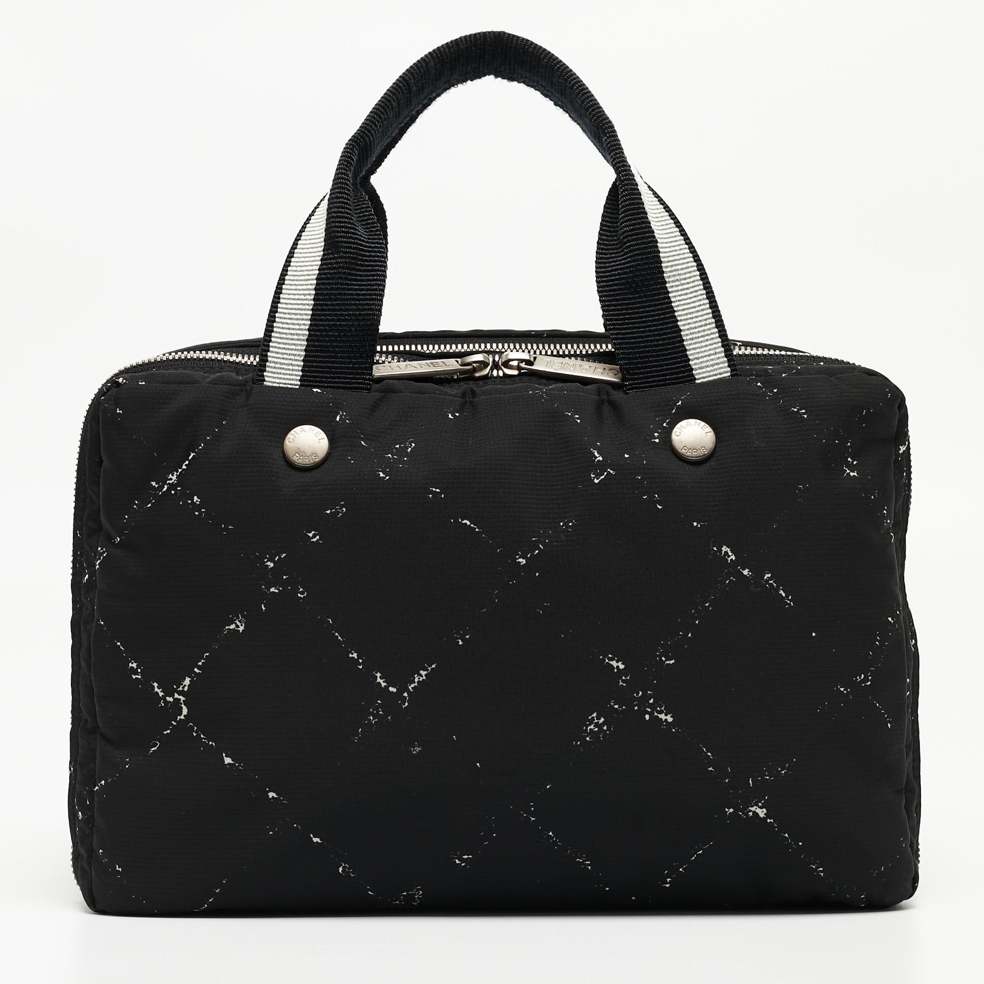 مملوكة مسبقًا Chanel Black/White Quilted Nylon Travel Line Multiple Zip Bowler Bag