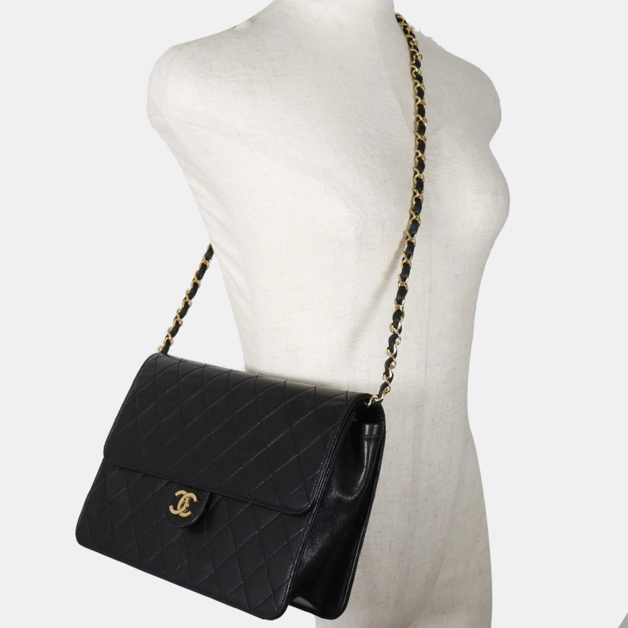 

CHANEL Chain Shoulder Bag Matelasse Coco Mark Vintage Lambskin Made in France Black A5 Snap Button ChainShoulder Women's