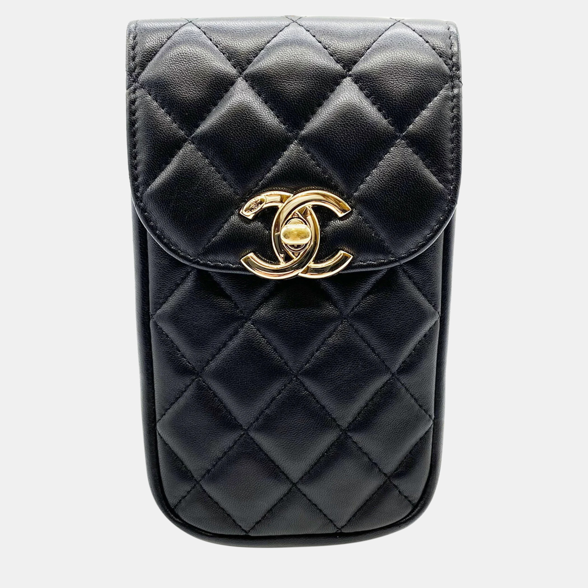 Pre-owned Chanel Black Quilted Leather Phone Case Shoulder Bag