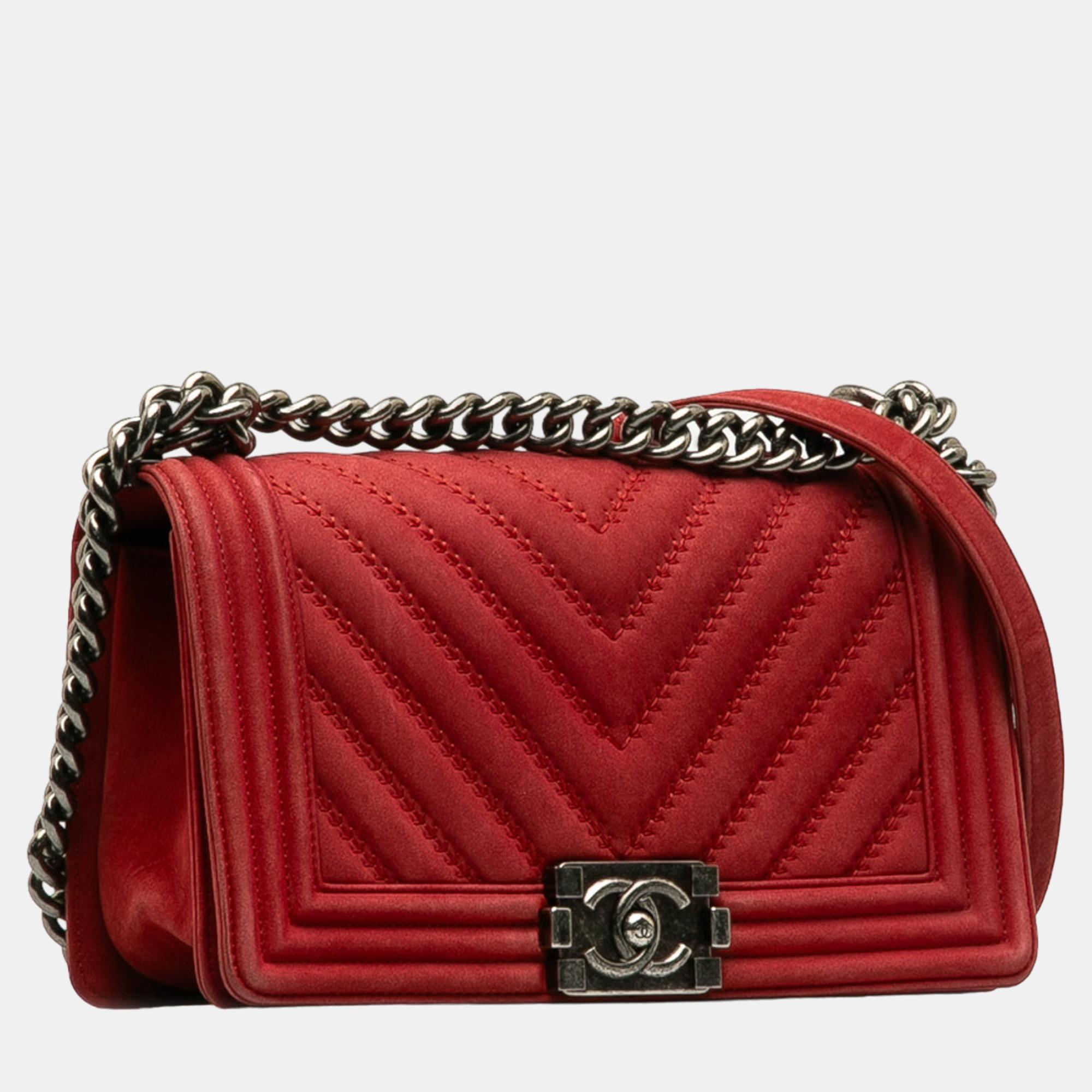 

Chanel Red Medium Chevron Boy Flap