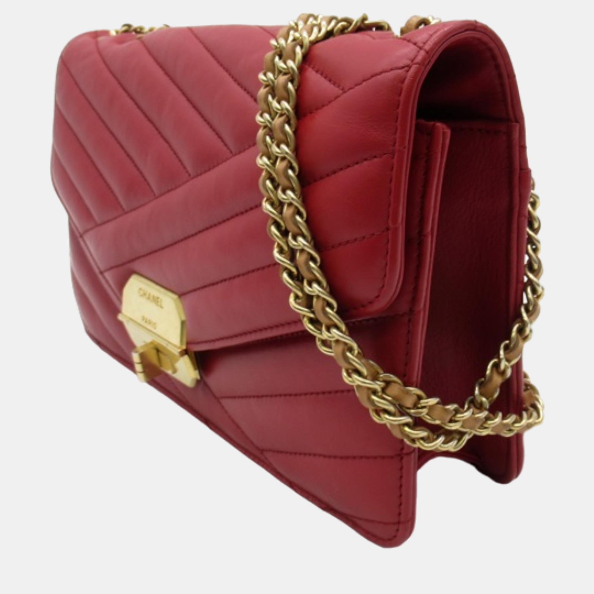 

Chanel Red Leather Chevron Gabrielle Leather Flap Bag