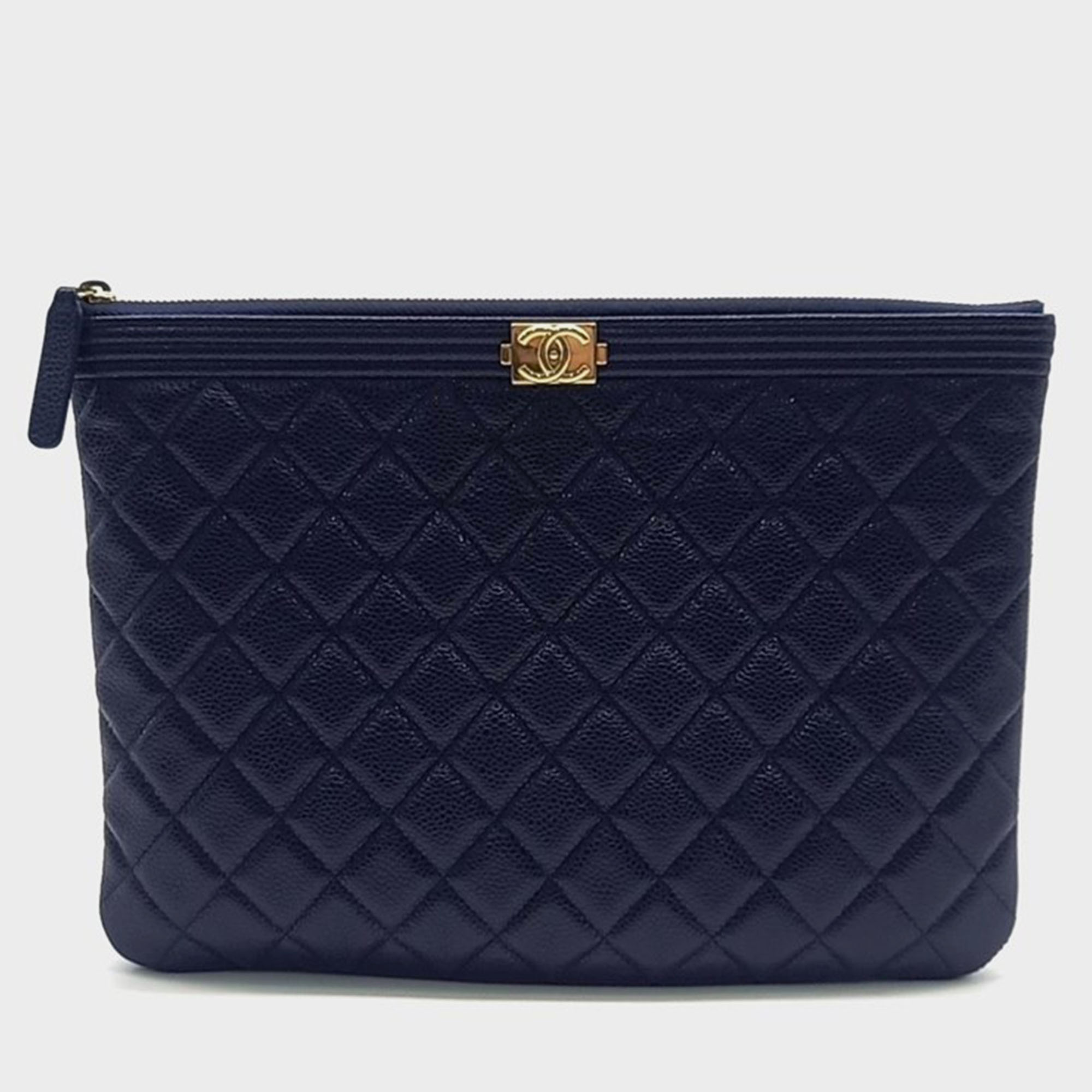 

Chanel Caviar Boy Clutch in Neudium, Navy blue