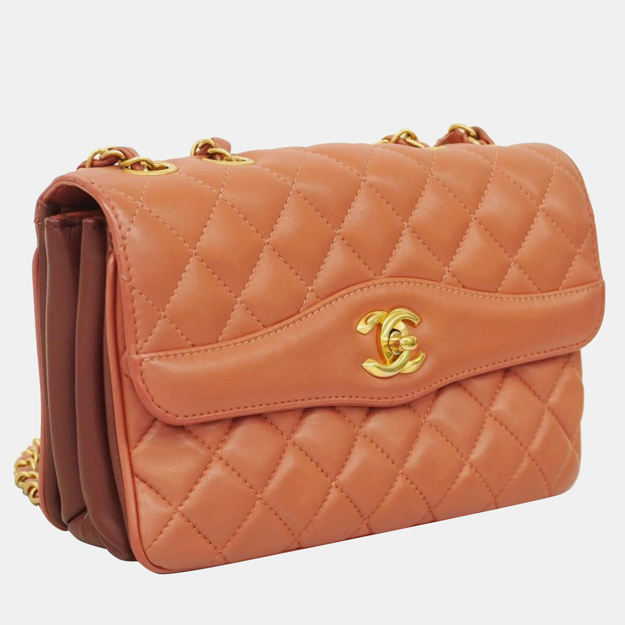 

Chanel Lambskin Matelasse CC Turnlock Shoulder Bag, Pink