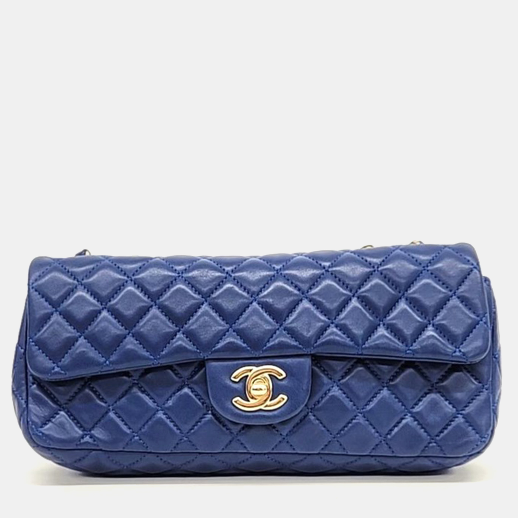 Pre-owned Chanel Valentine New Classic Baguette Bag In Blue
