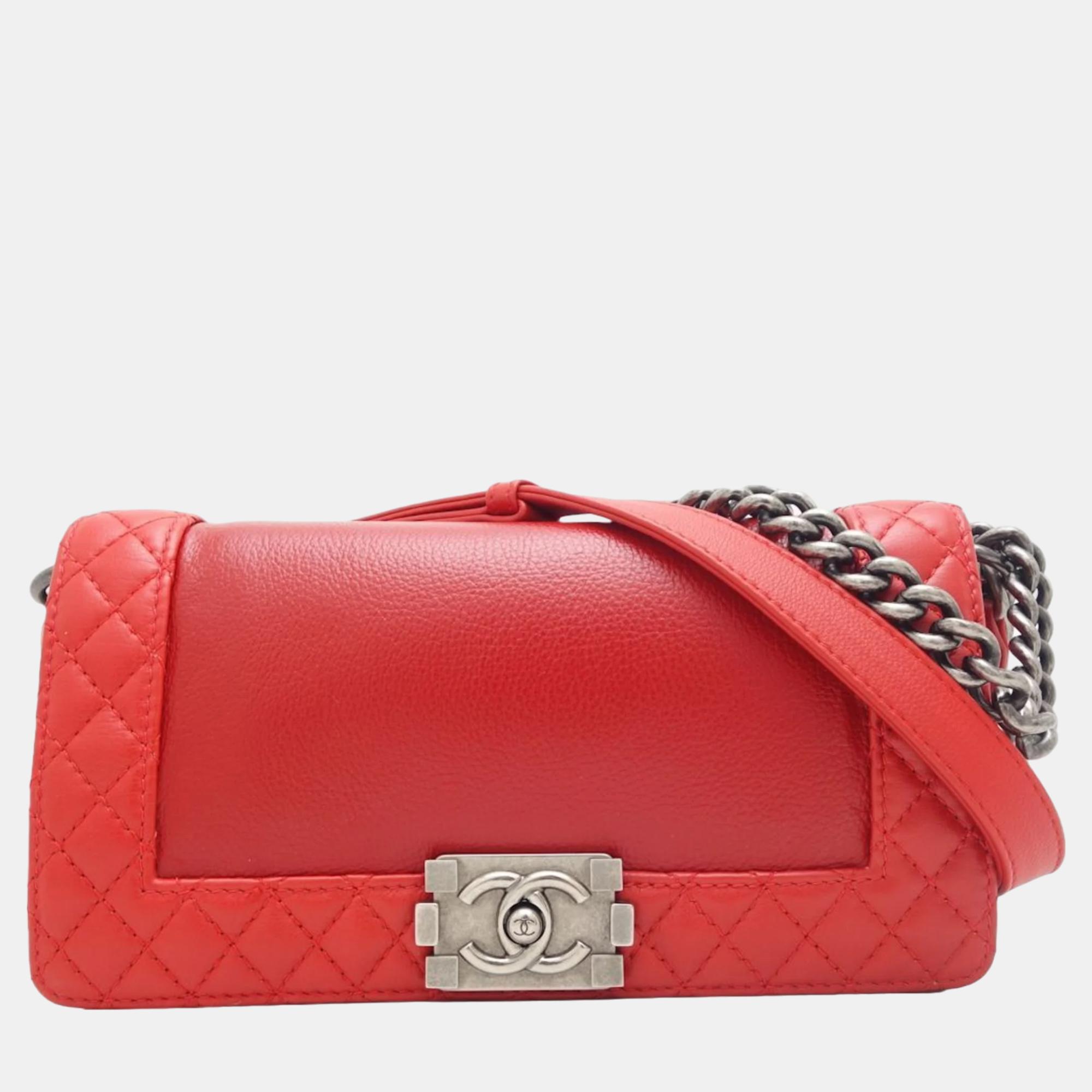 Pre-owned Chanel Red Medium Lambskin Boy Reverso Flap Bag