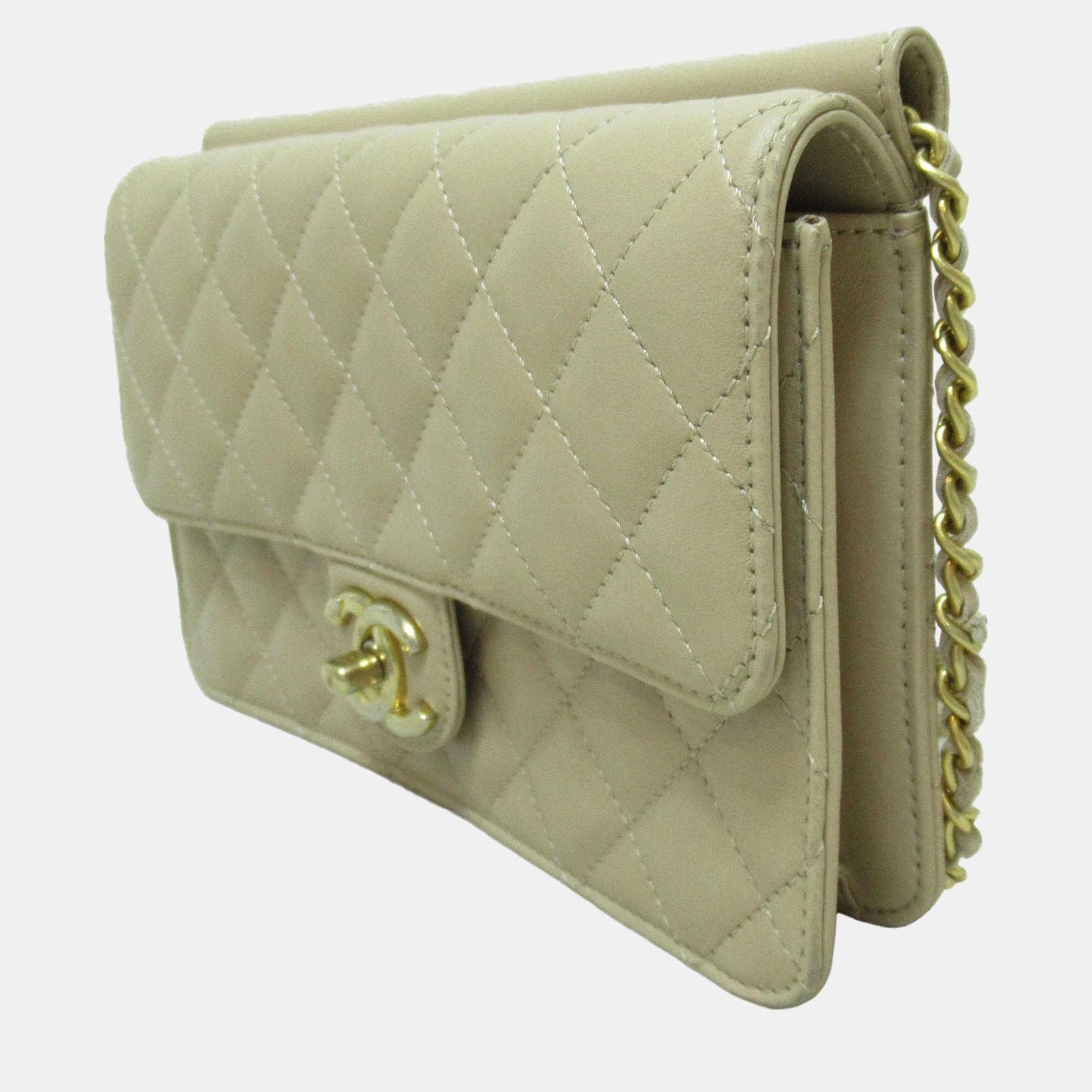 

CHANEL Beige Lambskin Classic Flap Phone Holder