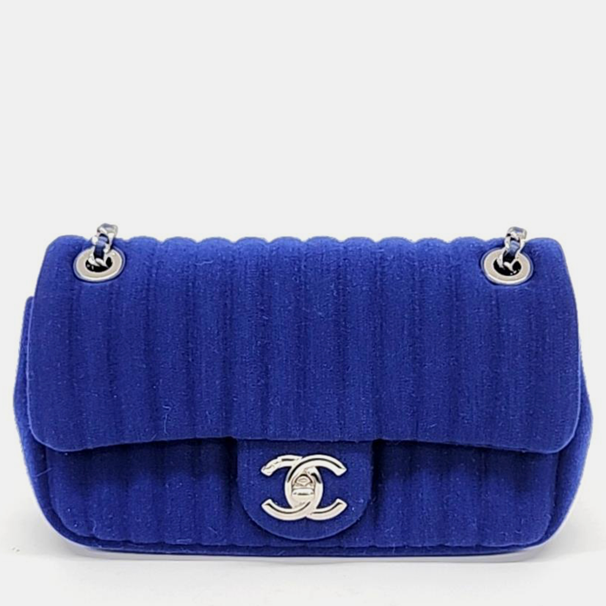 Pre-owned Chanel Fabric Shoulder Bag In Blue