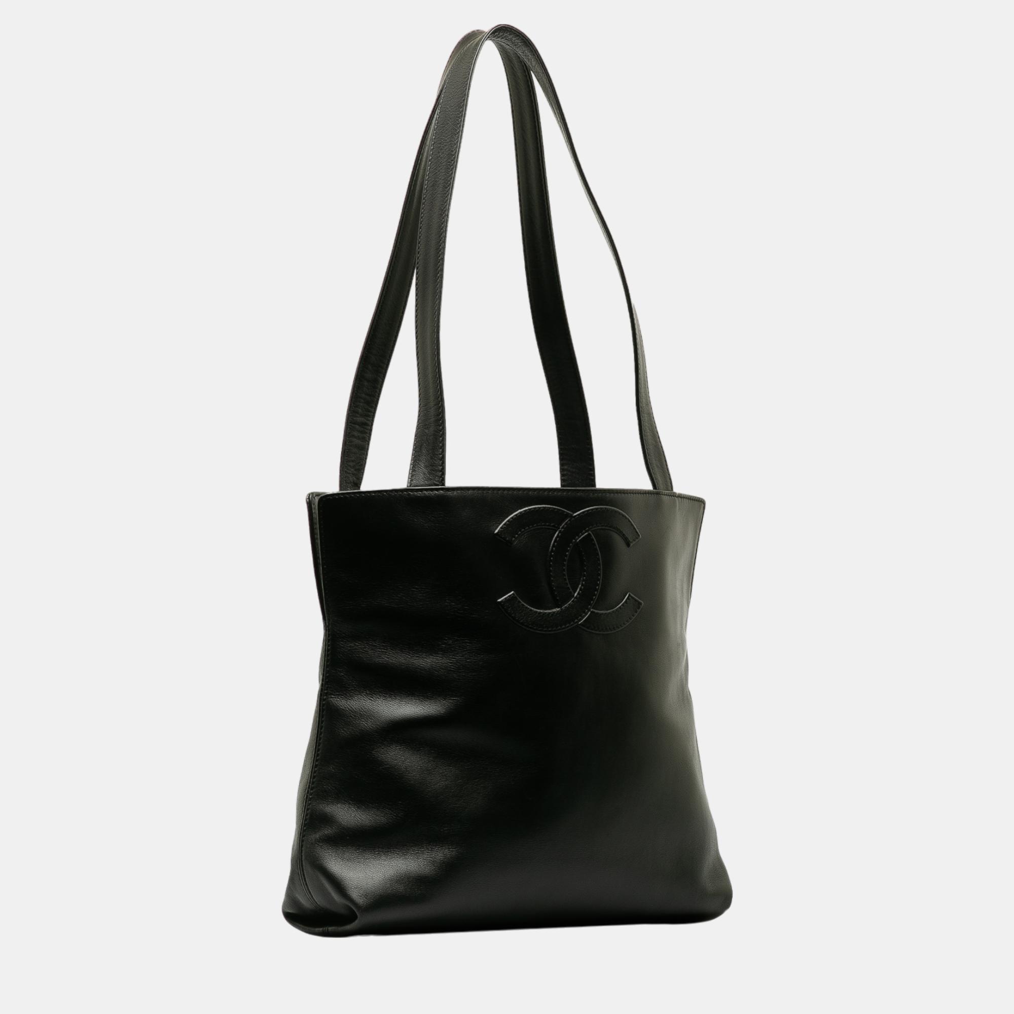 

Chanel Black CC Tote Bag