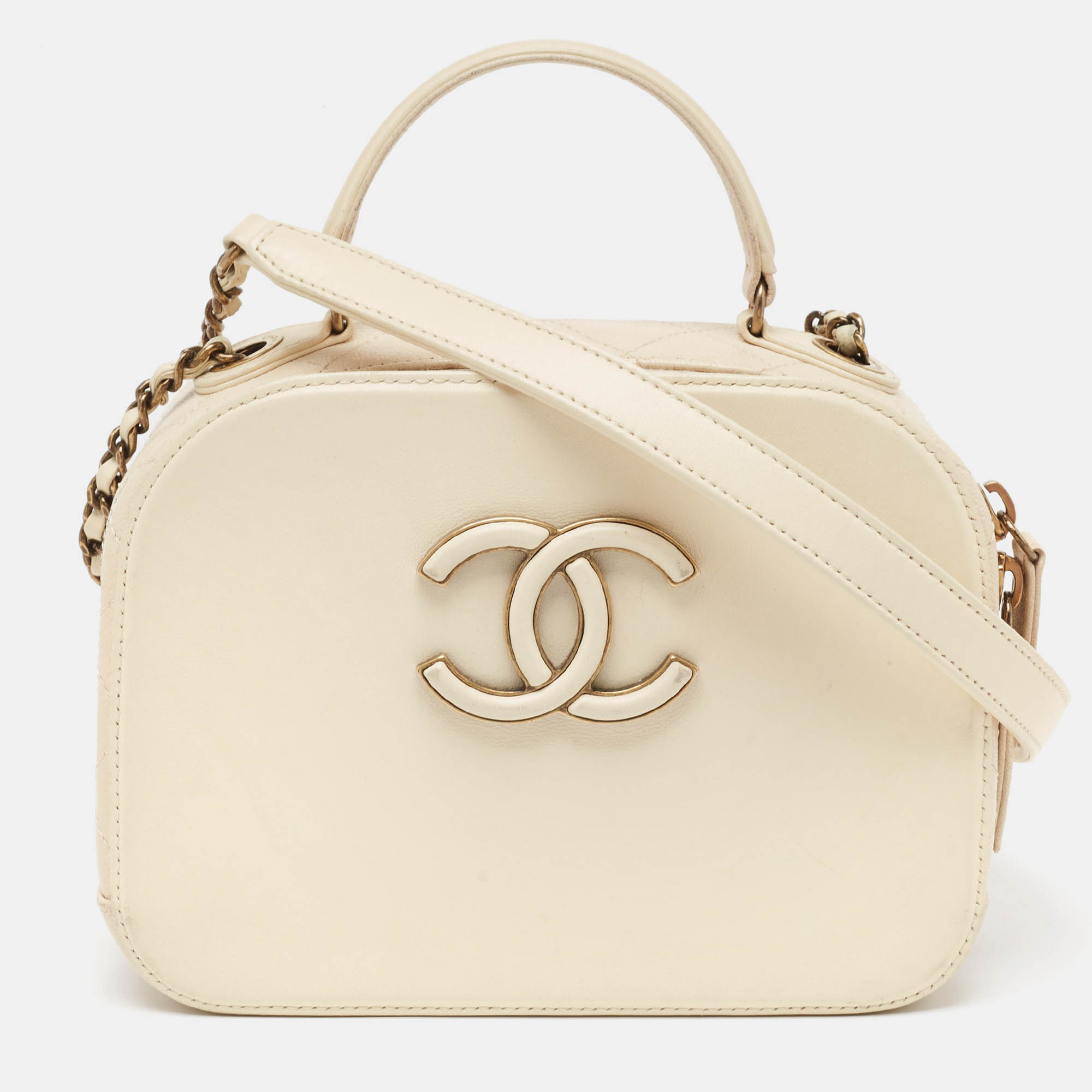 

Chanel Off White Quilted Leather Coco Curve Vanity Case Bag