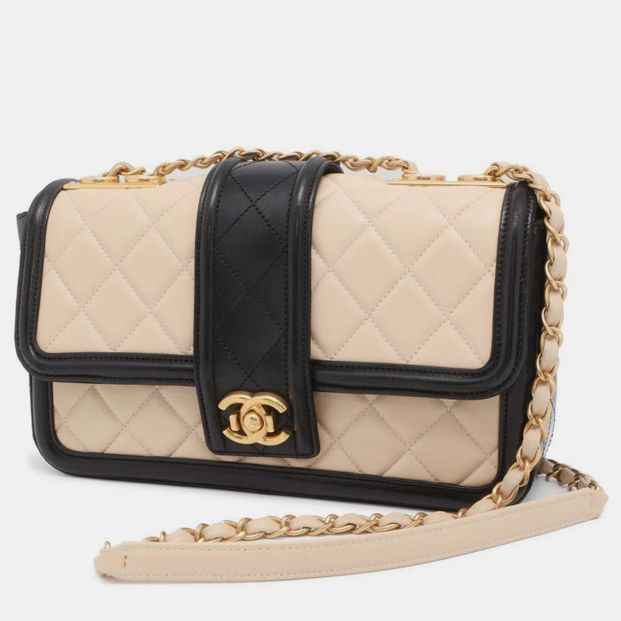 

Chanel Beige/Black Leather Medium Elegant CC Flap Bag