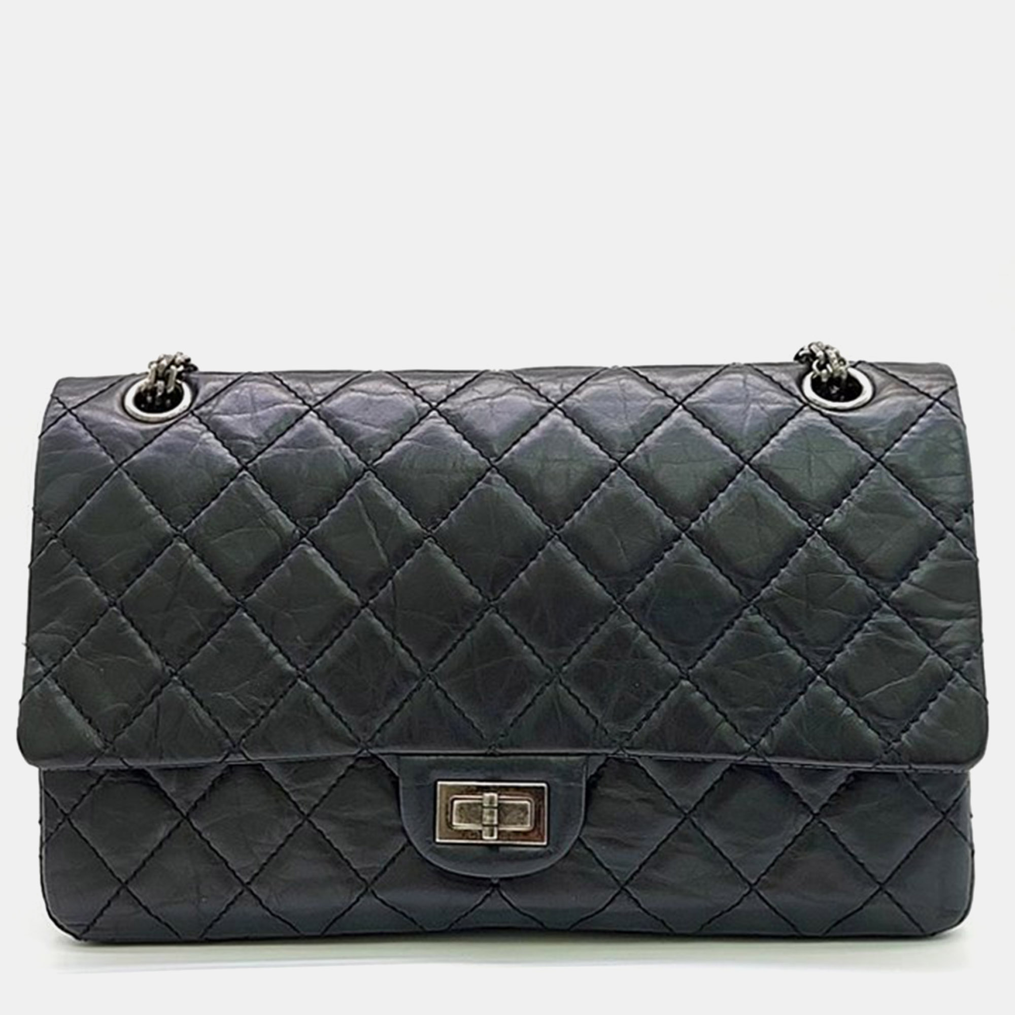 Pre-owned Chanel Vintage 2.55 Bag 28 Crossbody Bag In Black