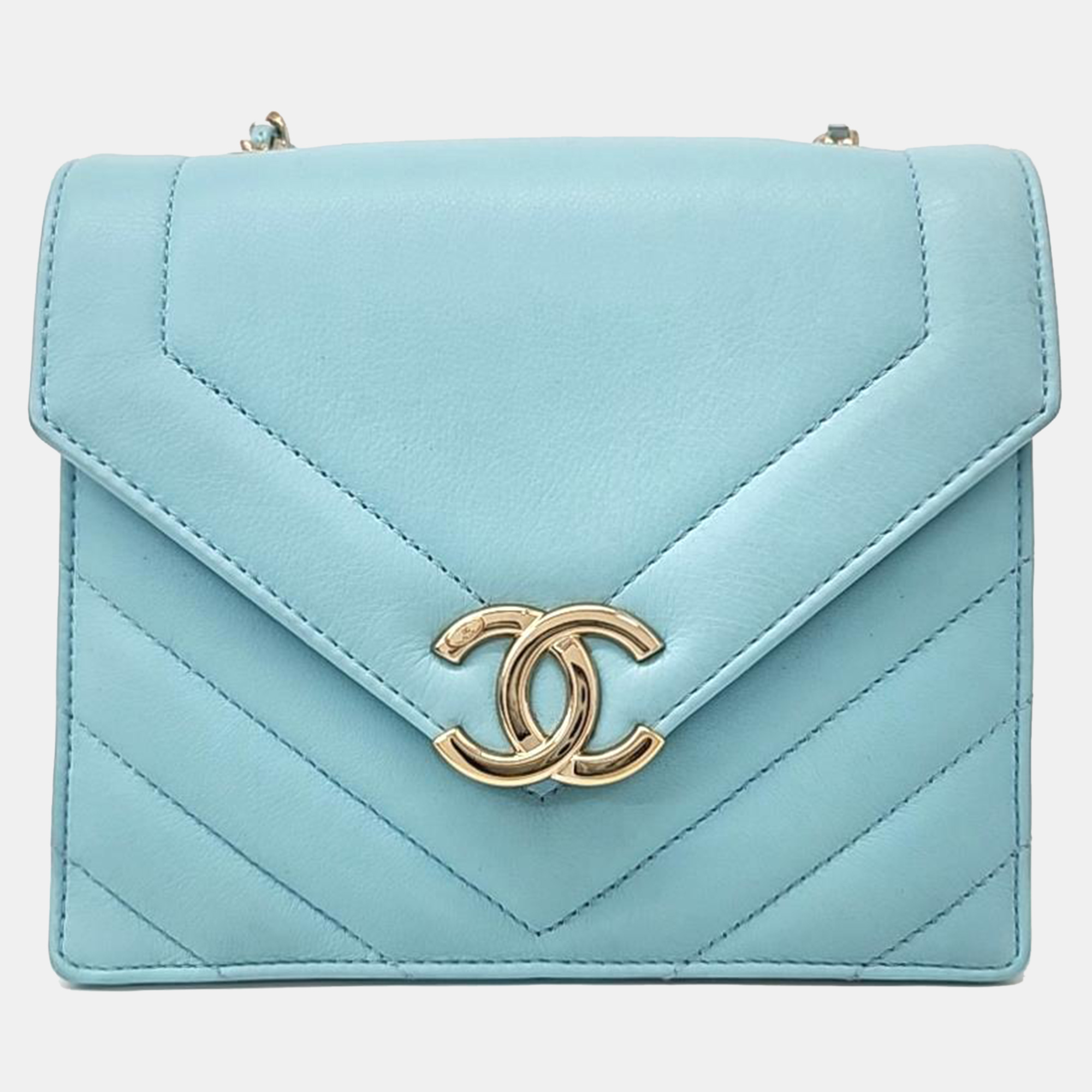 

Chanel Chain Crossbody Bag, Blue