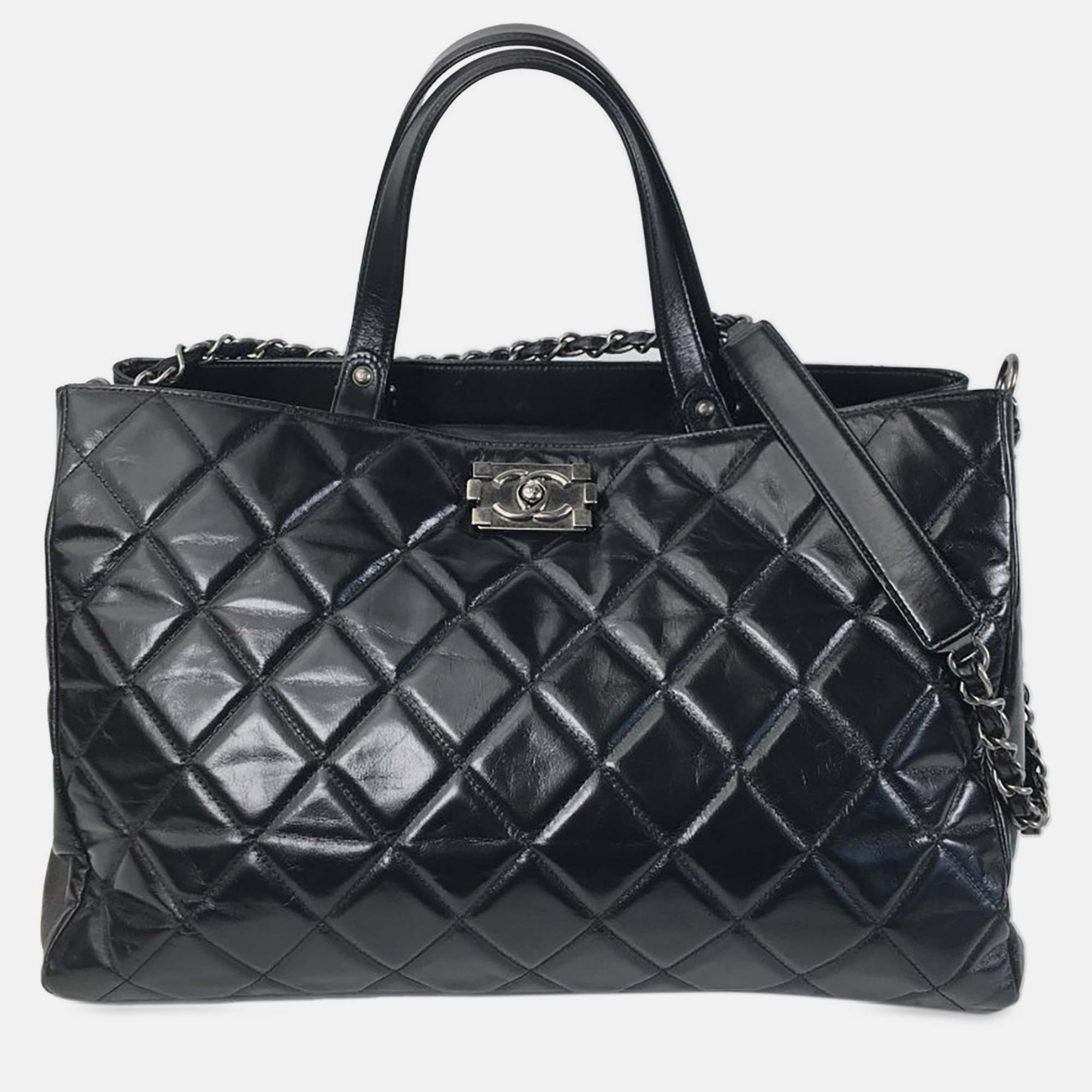 Pre-owned Chanel Cc Quilted Calfskin Satchel In Black