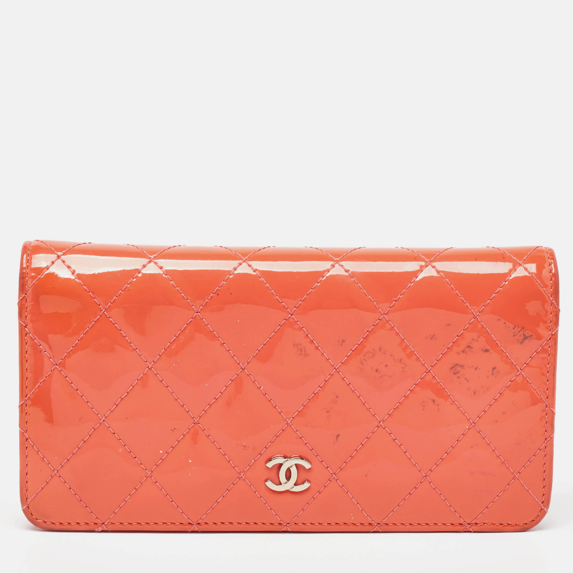 Pre-owned Chanel Orange Quilted Patent Leather Cc Yen Continental Wallet