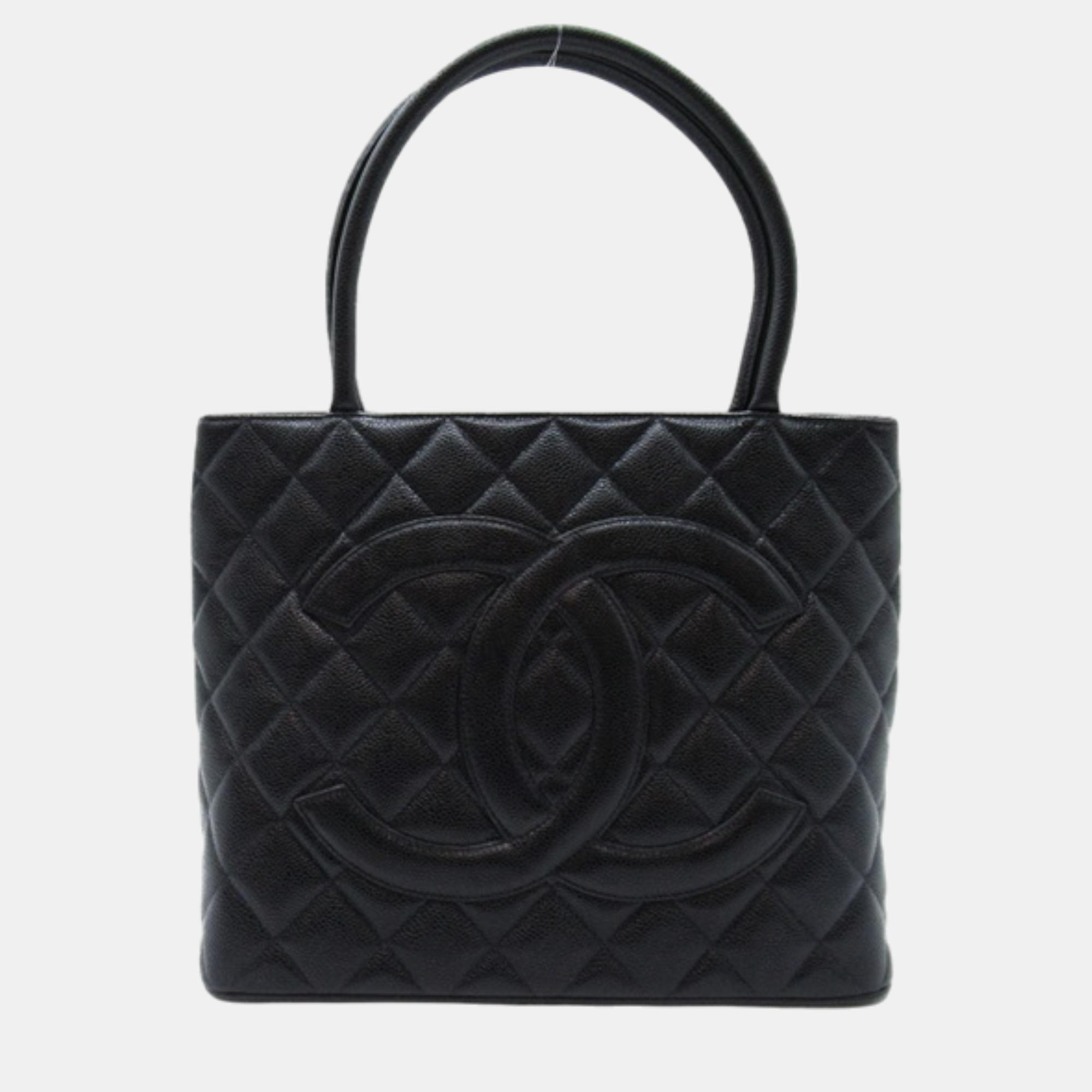 

Chanel Black Leather CC Caviar Medallion Tote