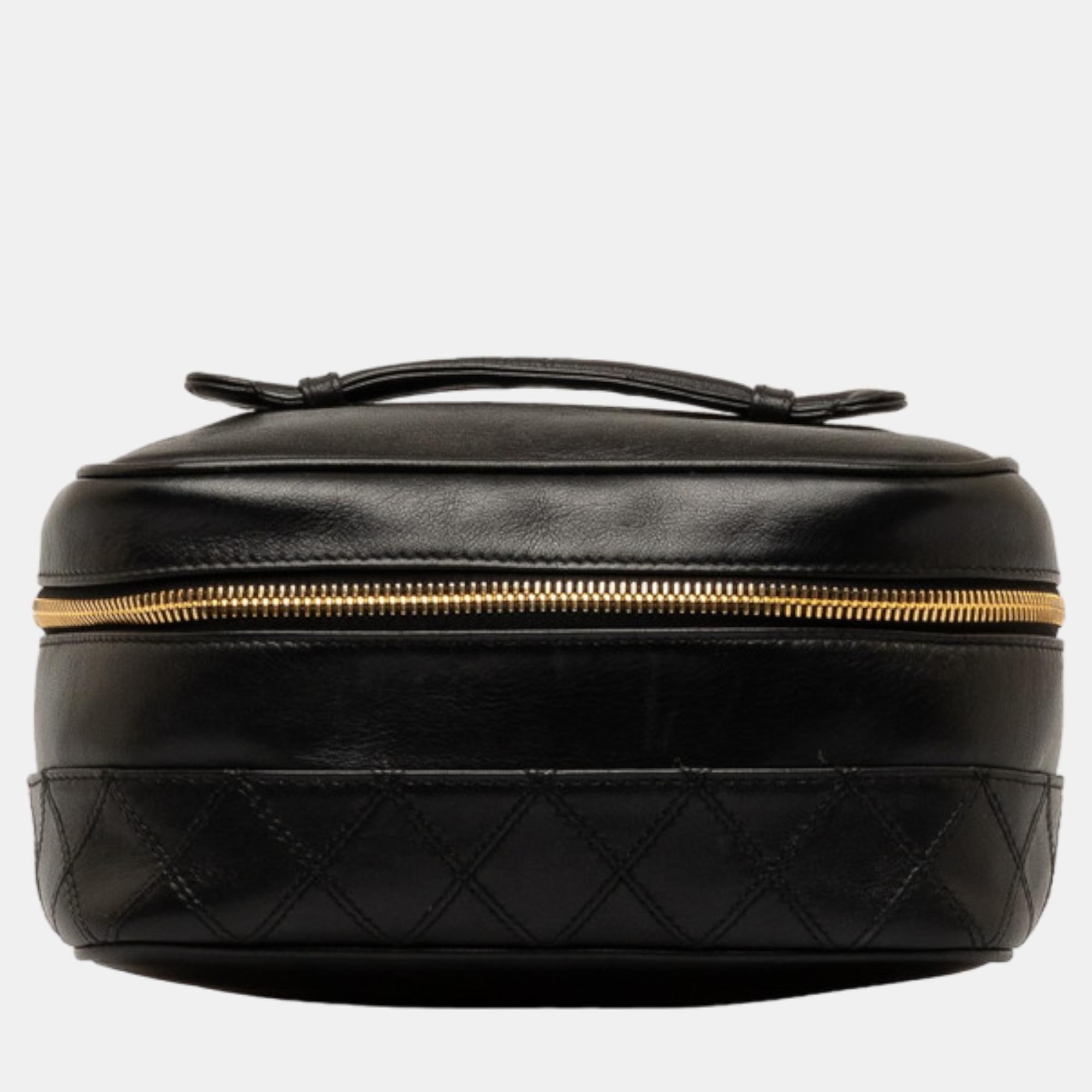 

Chanel Black Leather Quilted CC Vanity Bag