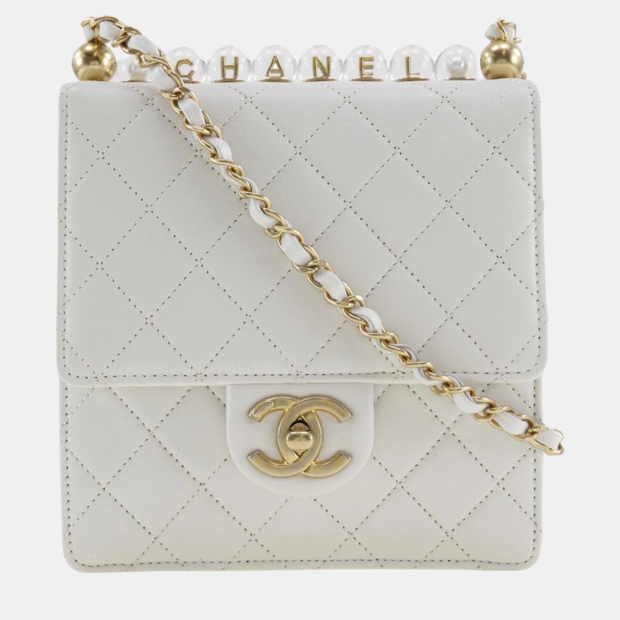 

Chanel White Quilted Goatskin Vertical Chic Pearls Flap Bag