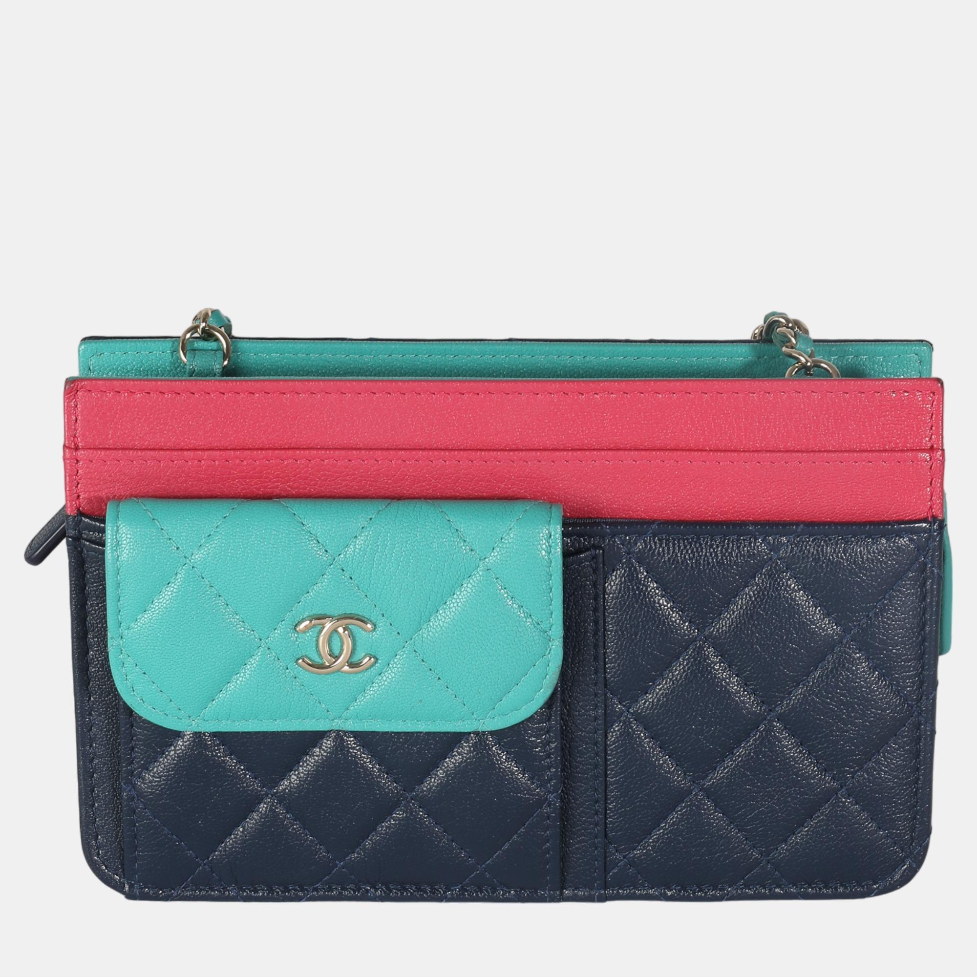 

Chanel Tricolor CC Multi-Pocket Wallet On Chain, Multicolor