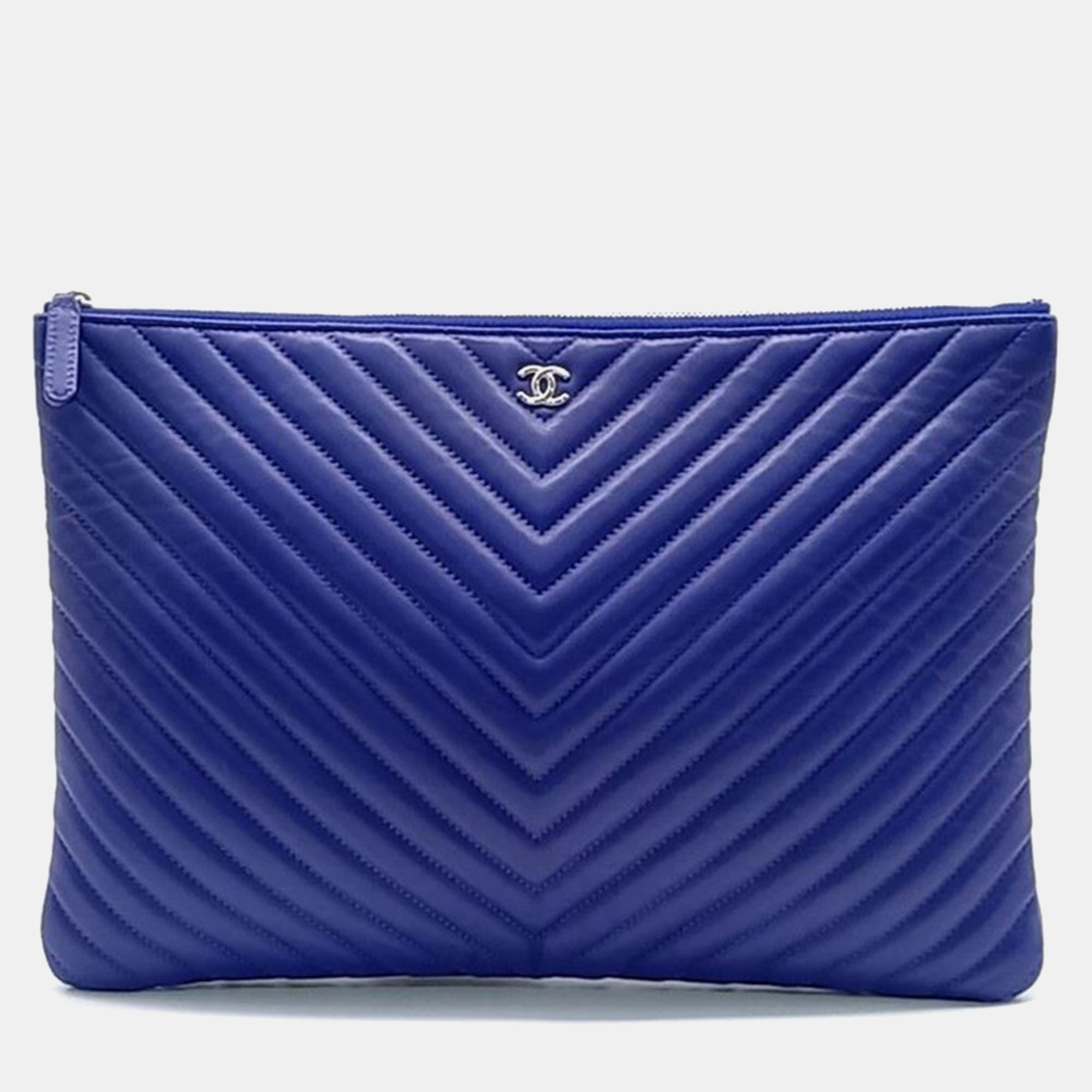 Pre-owned Chanel Chevron Large Clutch In Blue