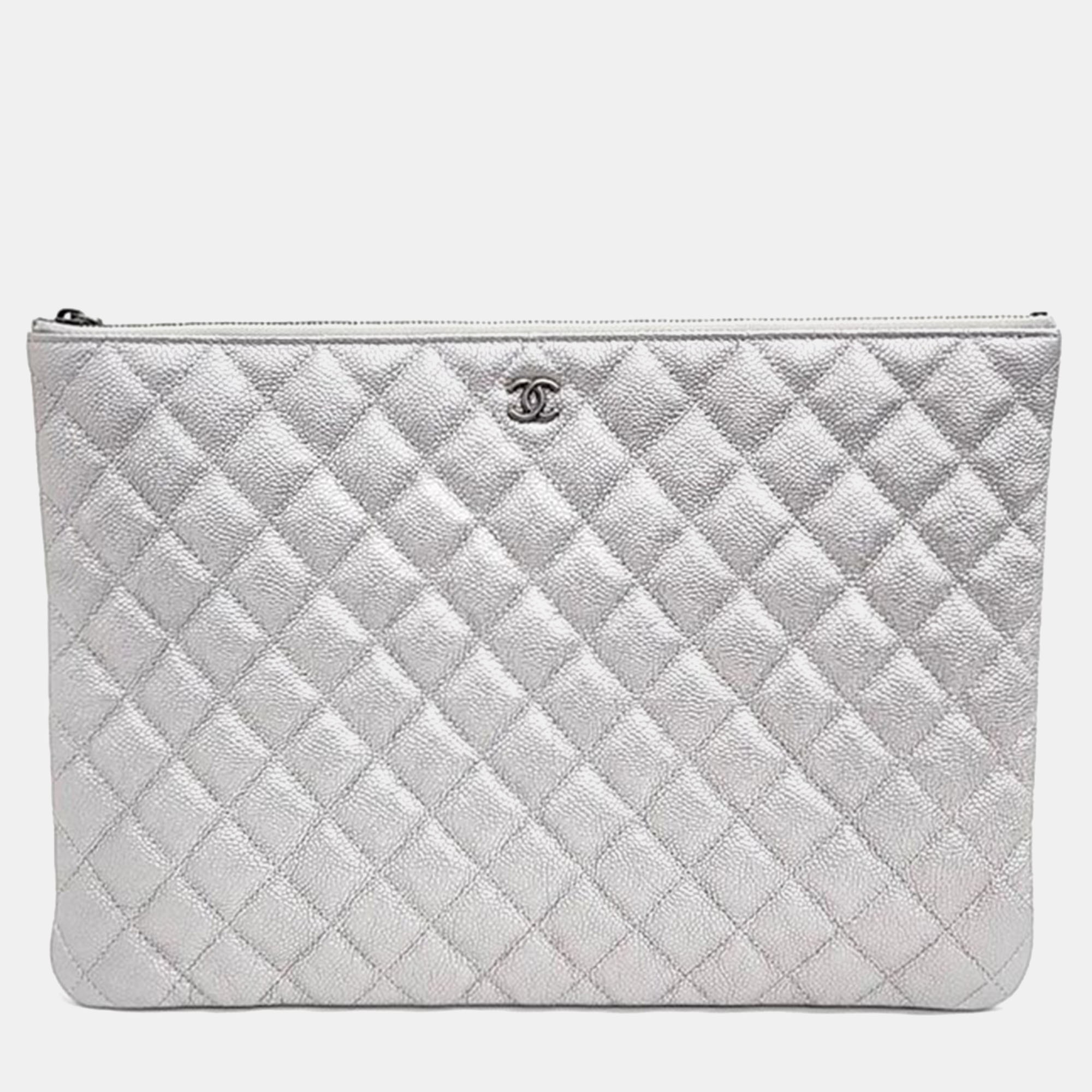 

Chanel Silver Caviar Leather Clutch Bag