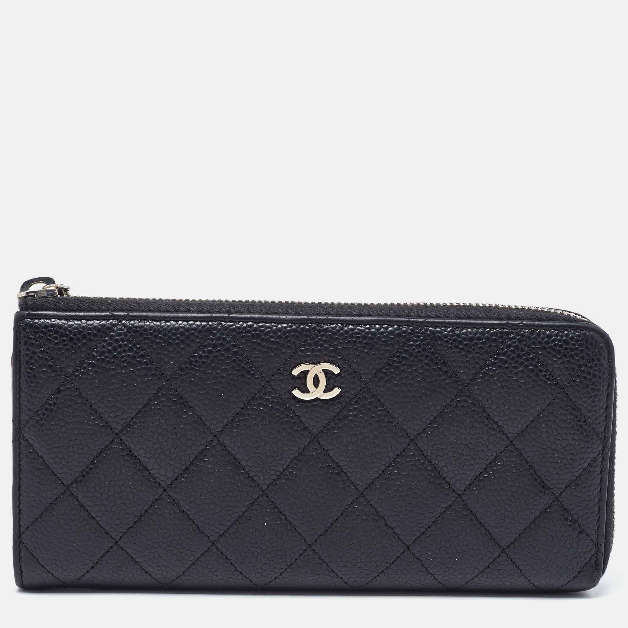 Pre-owned Chanel Black Quilted Caviar Leather Zip Around Wallet