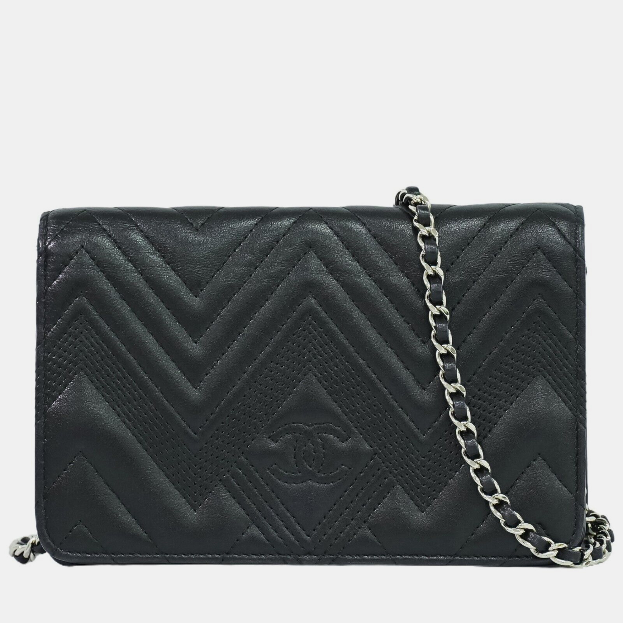 

Chanel Black Leather Shoulder bag