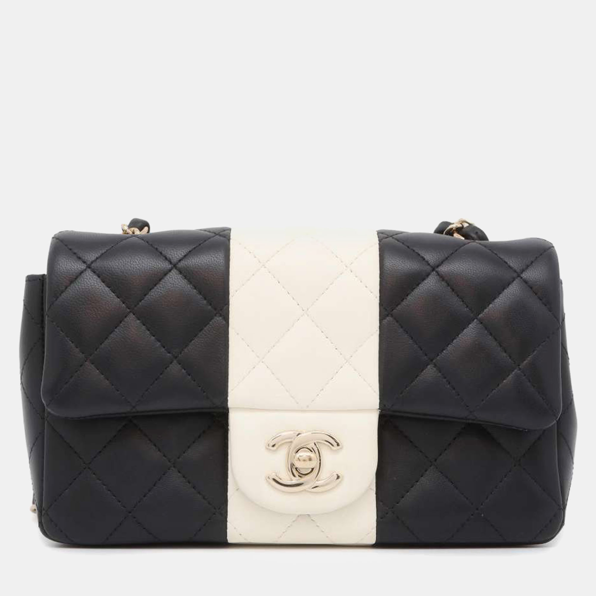 

Chanel Black/White Lambskin Chain Shoulder Bag