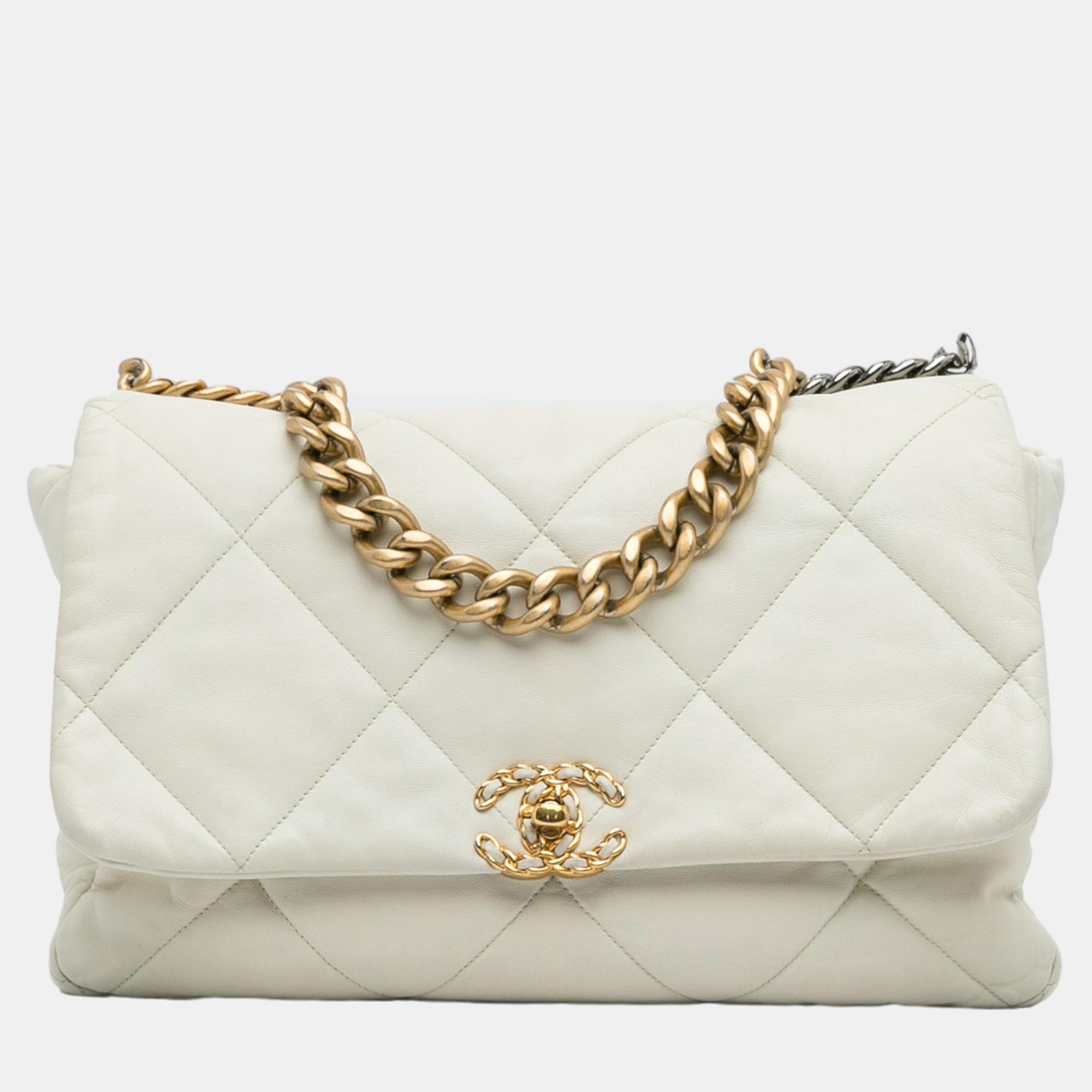 Pre-owned Chanel White Maxi Lambskin 19 Flap