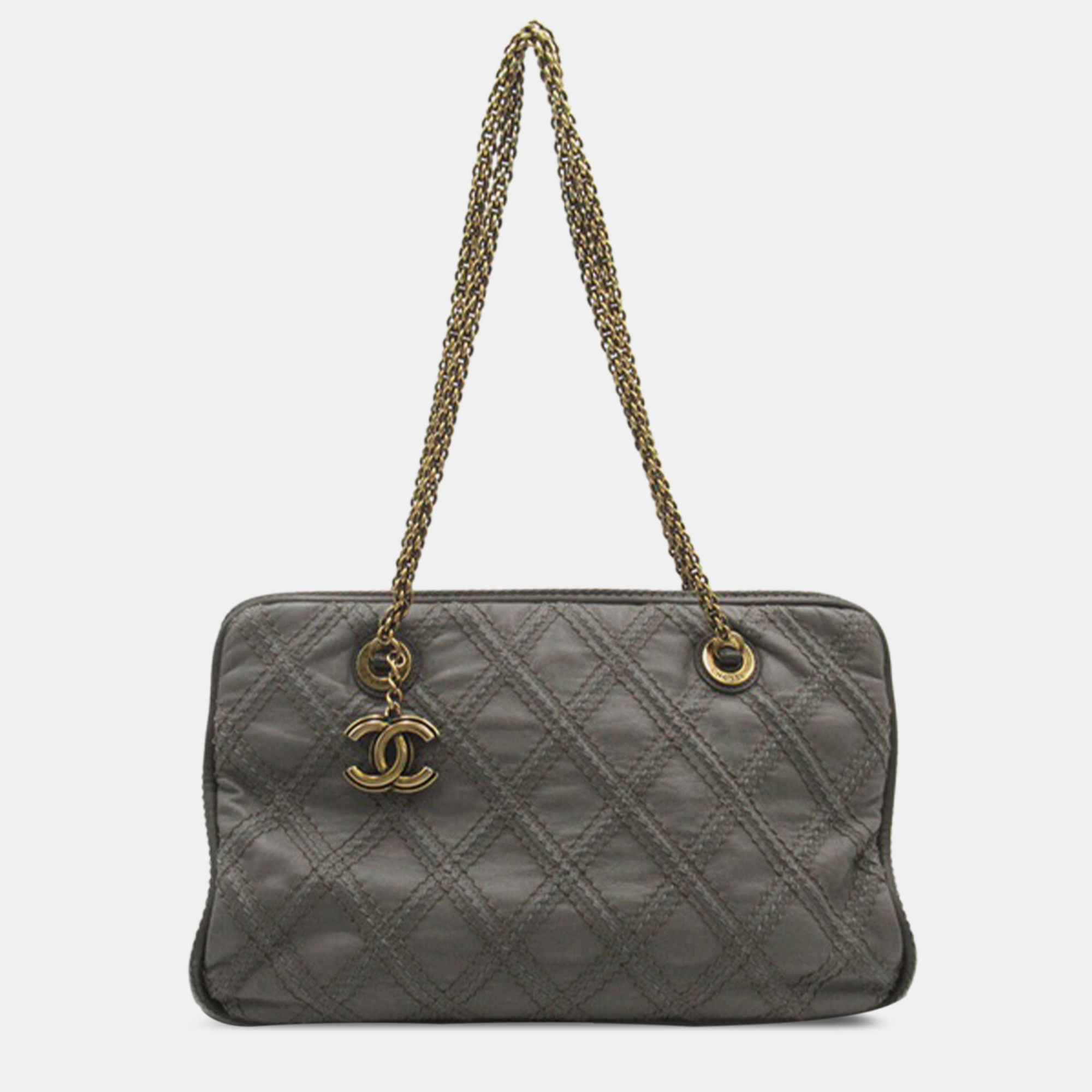 

Chanel CC Triptych Calfskin Shoulder Bag, Grey