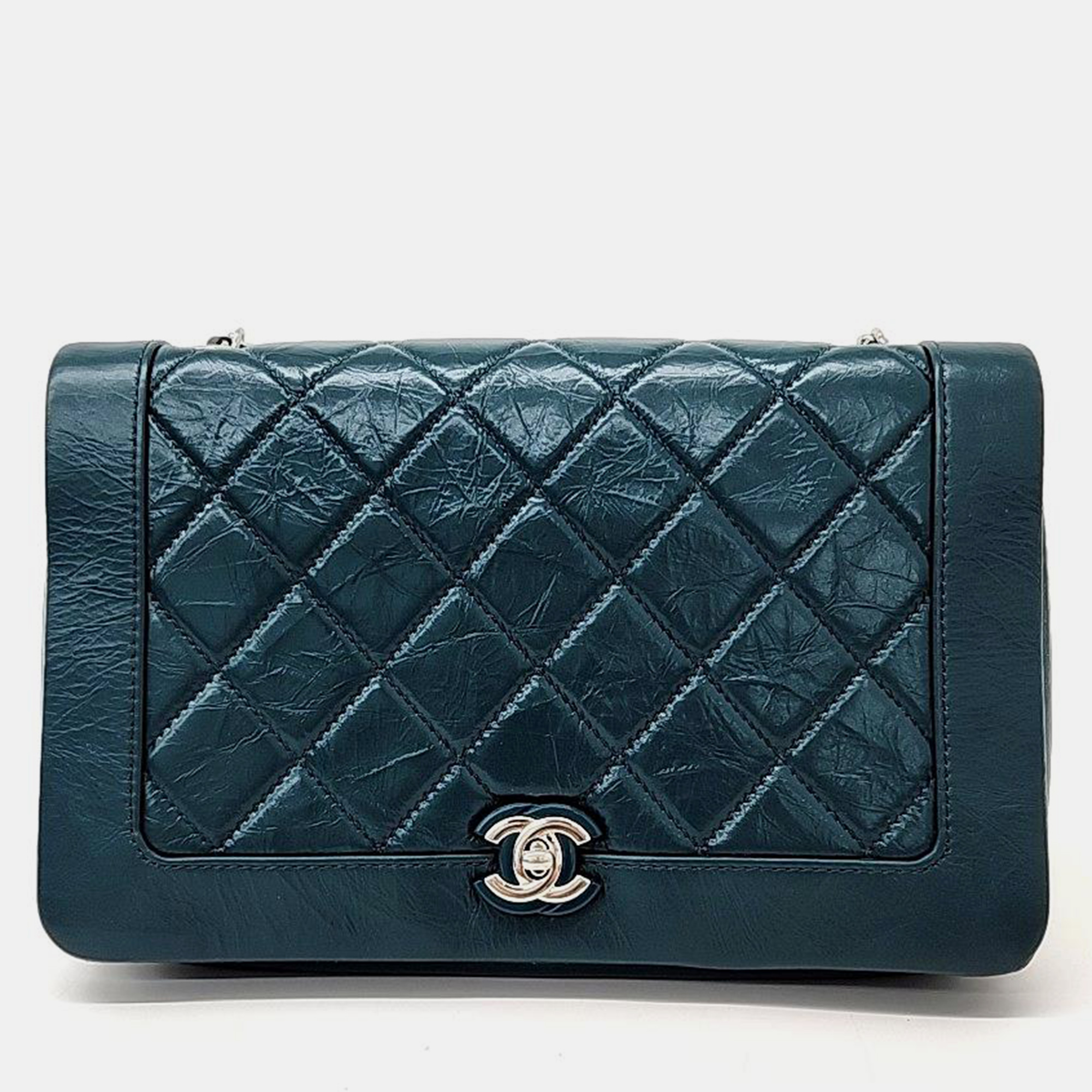 Pre-owned Chanel Chain Crossbody Bag In Green