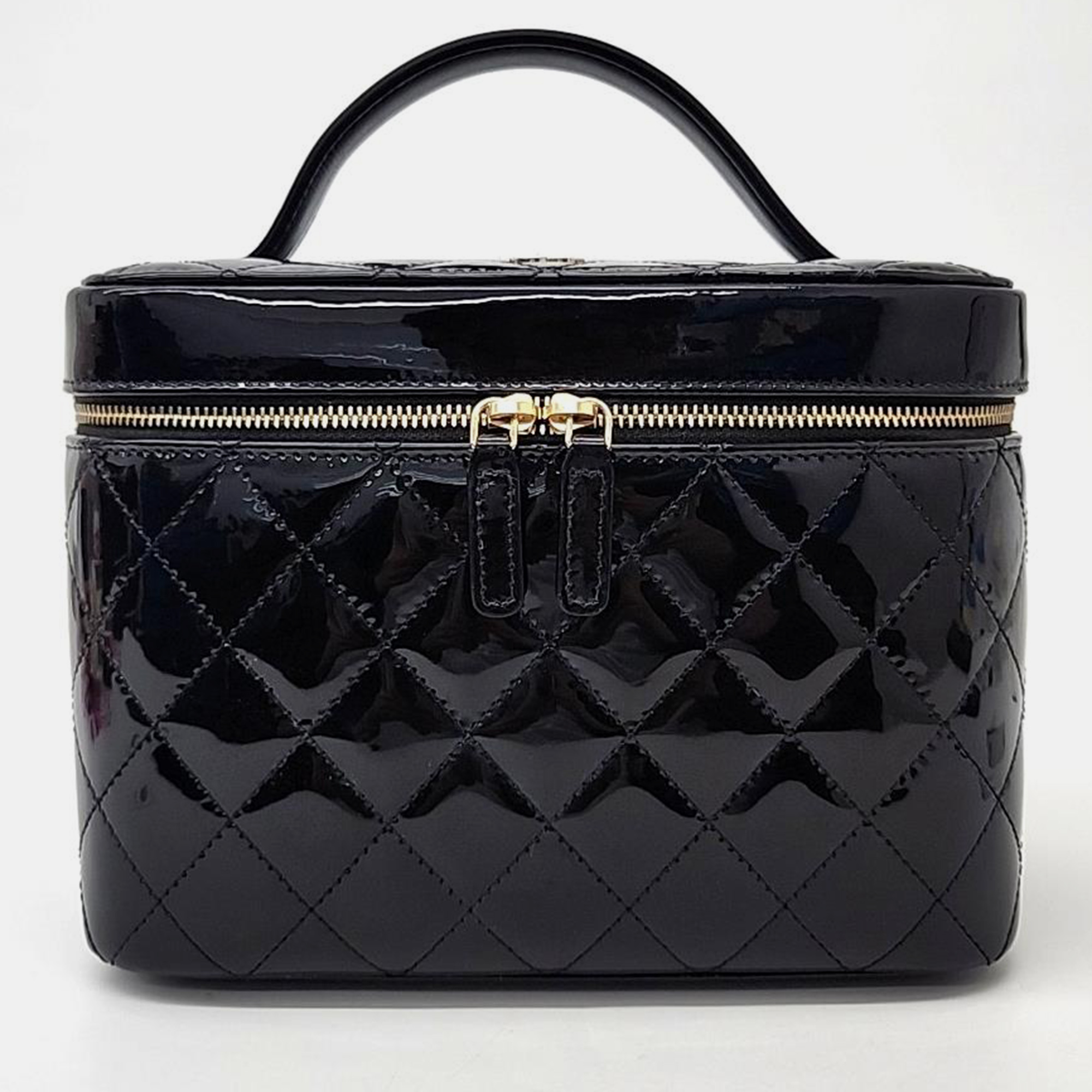Pre-owned Chanel Patent Cosmetic Bag In Black