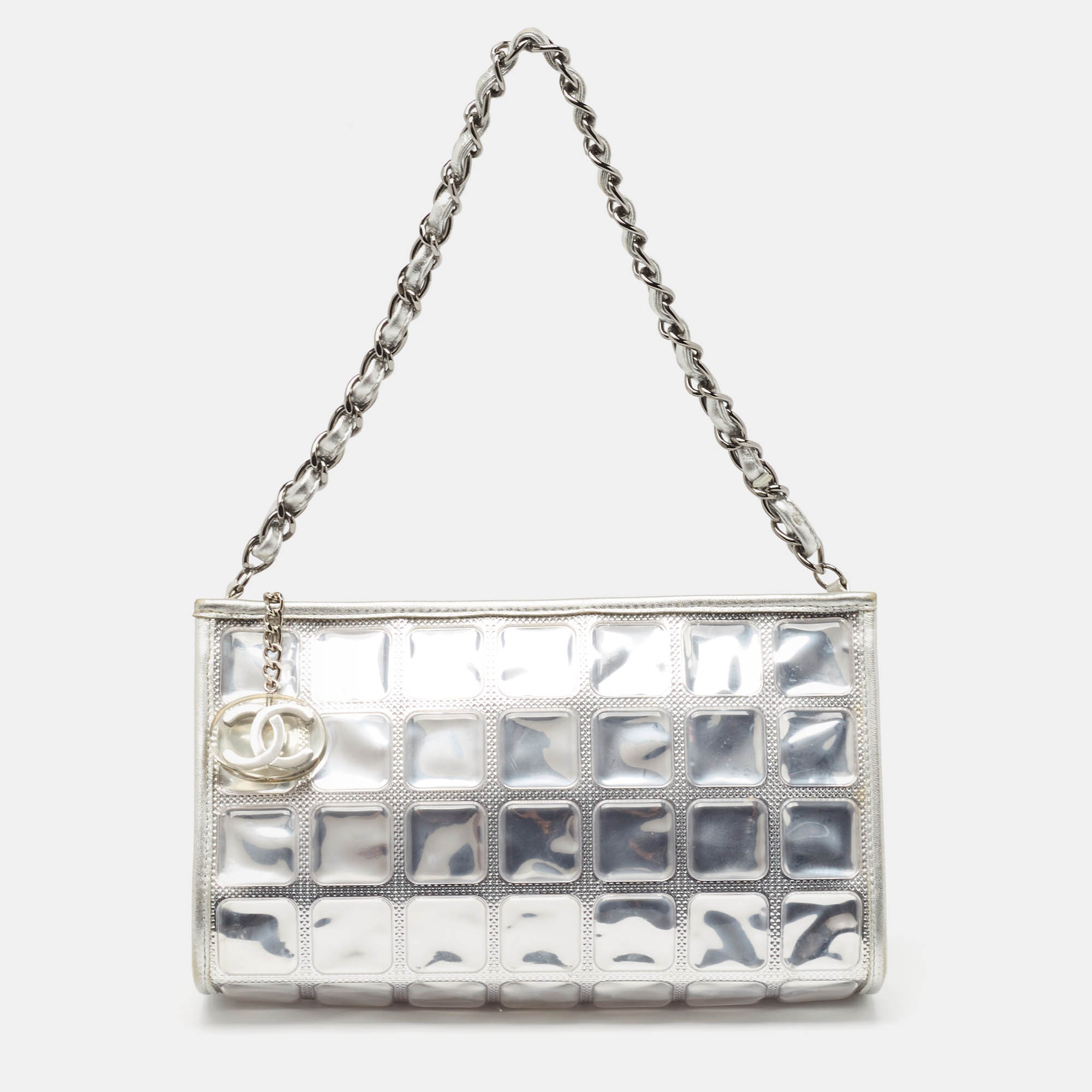 

Chanel Silver Cube Quilted Vinyl and Leather Pochette Bag