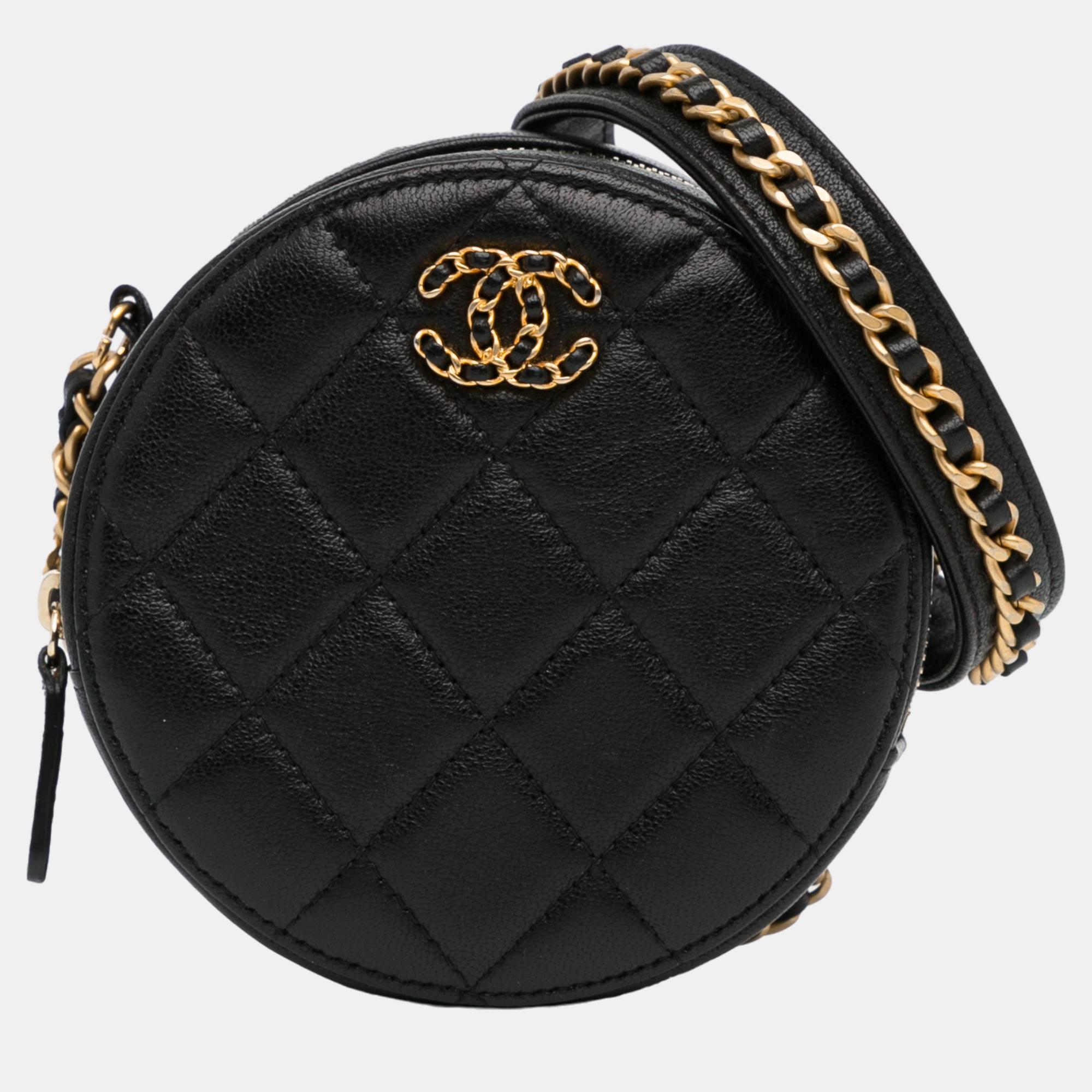 

Chanel Black CC Quilted Lambskin Round Crossbody