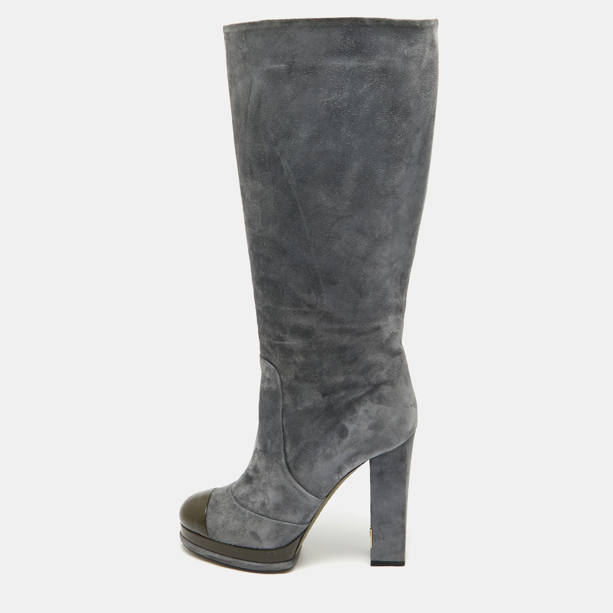 

Chanel Grey Suede CC Cap Toe Block Heel Knee Length Boots Size