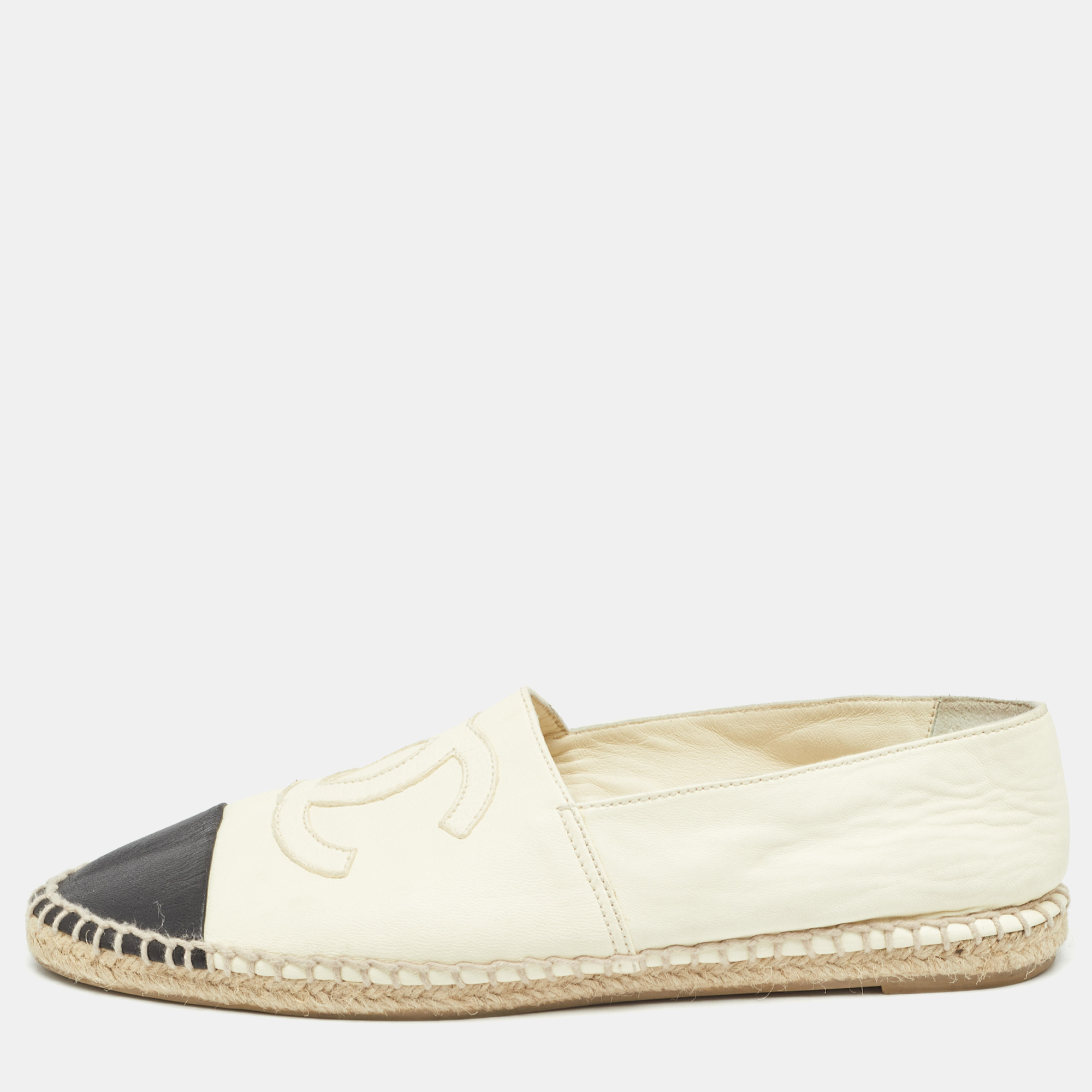 

Chanel Cream/Black Leather CC Cap Toe Espadrille Flats Size