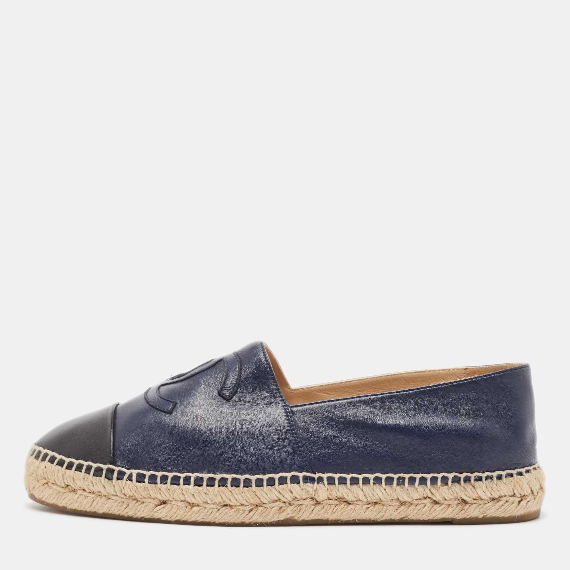 

Chanel Navy Blue/Black Leather CC Espadrille Flats Size