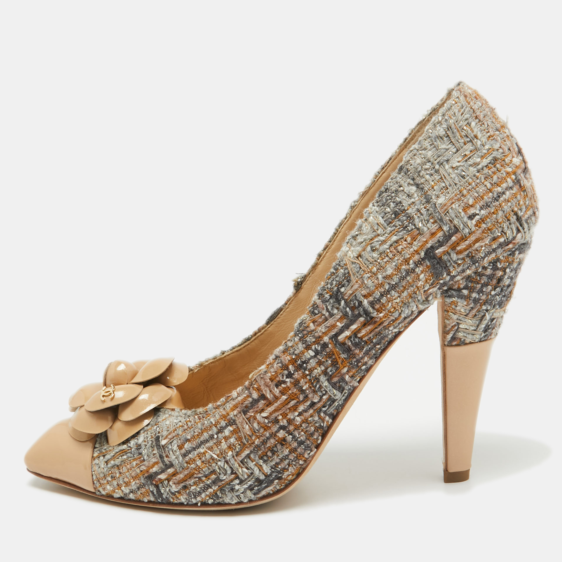 

Chanel Grey/Beige Tweed and Patent CC Camellia Pumps Size