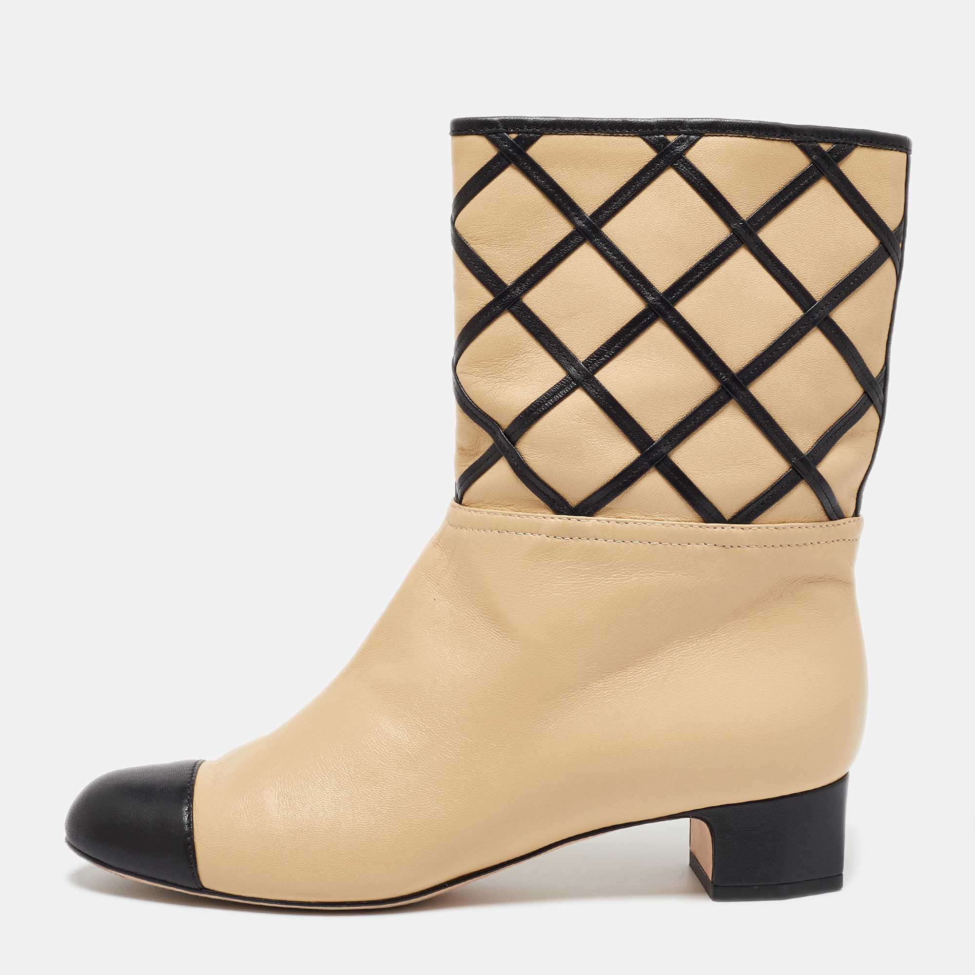 

Chanel Beige/Black Quilted Leather Cap Toe Mid Calf Boots Size