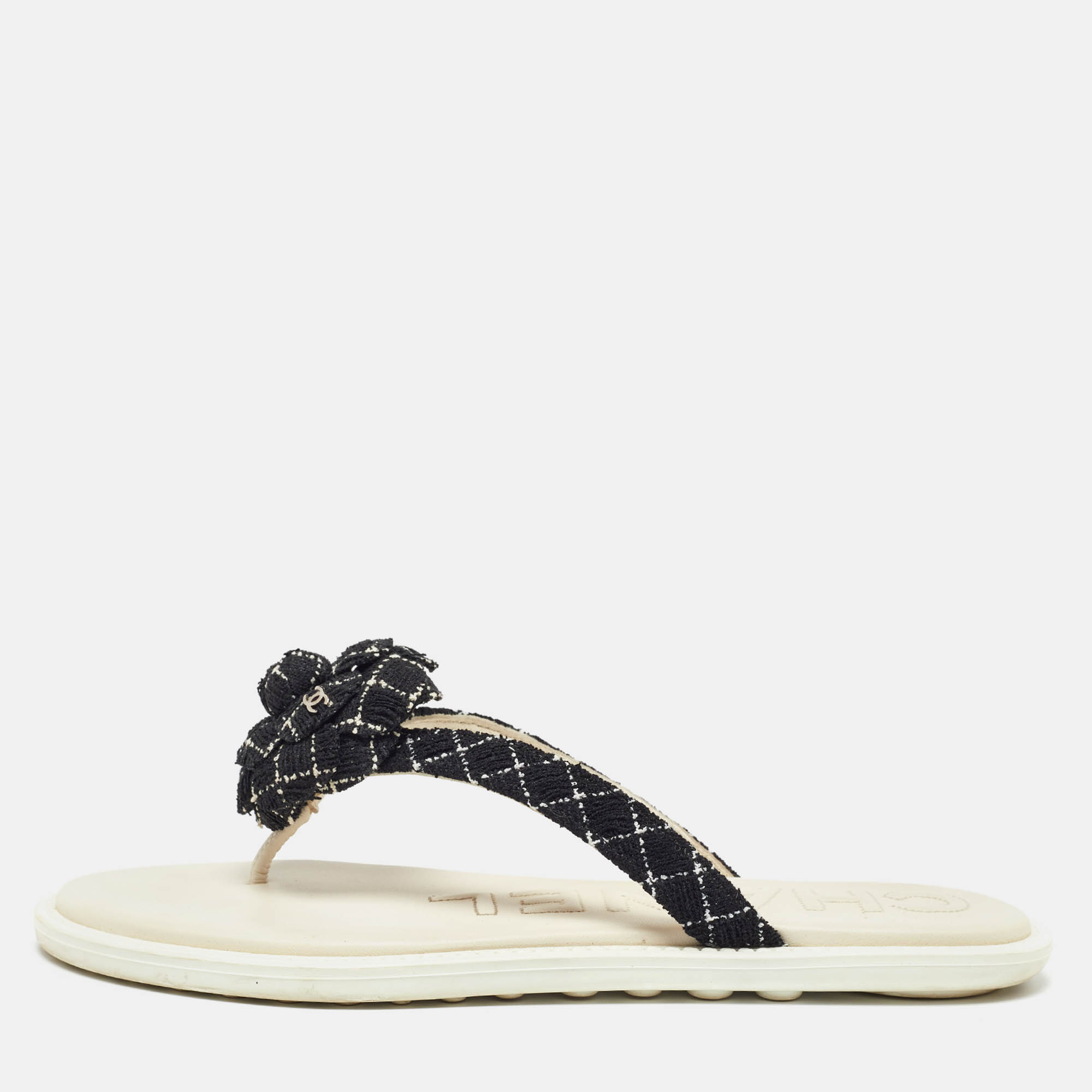 

Chanel Black/White Tweed Camellia Thong Sandals Size