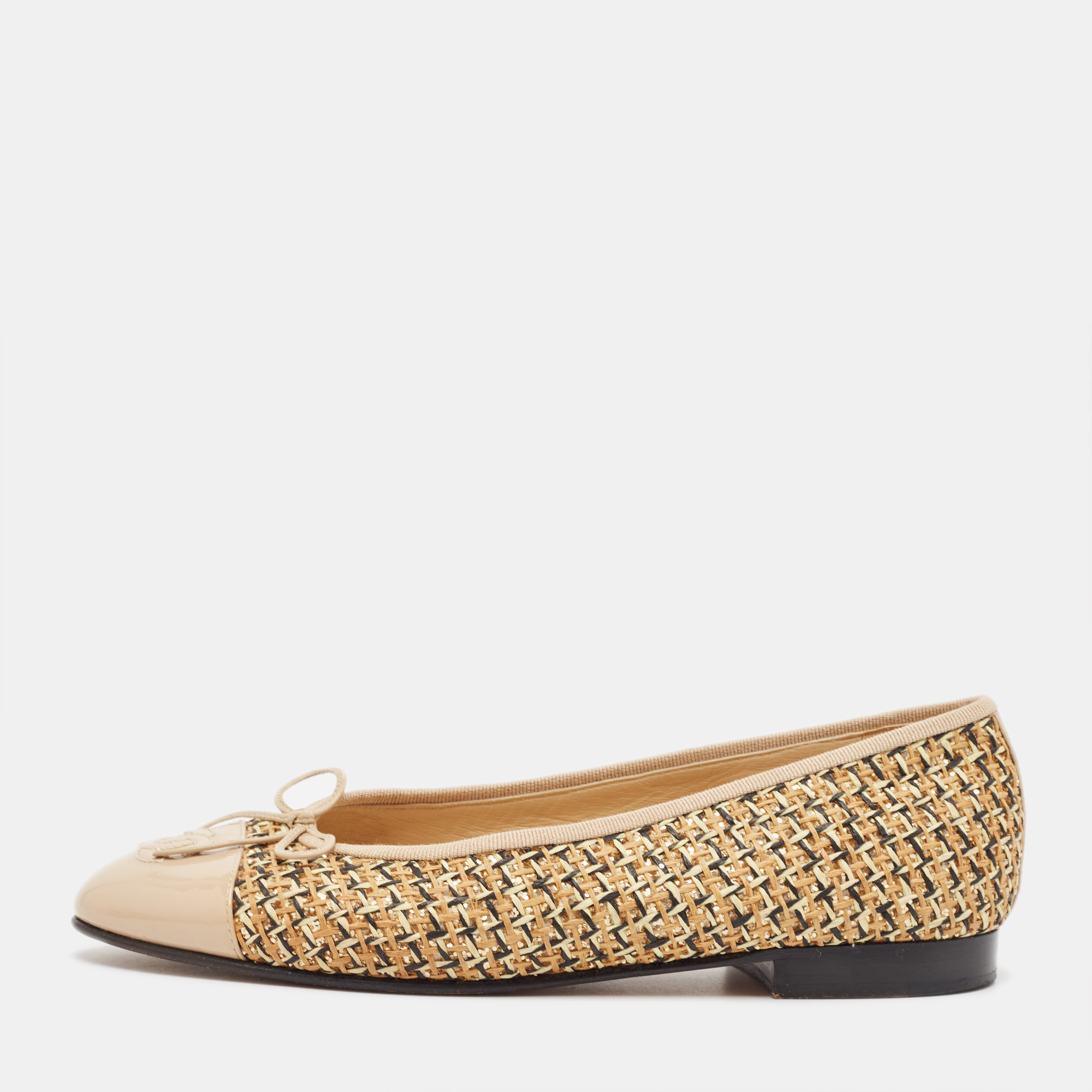 

Chanel Beige Patent and Tweed CC Cap Toe Ballet Flats Size