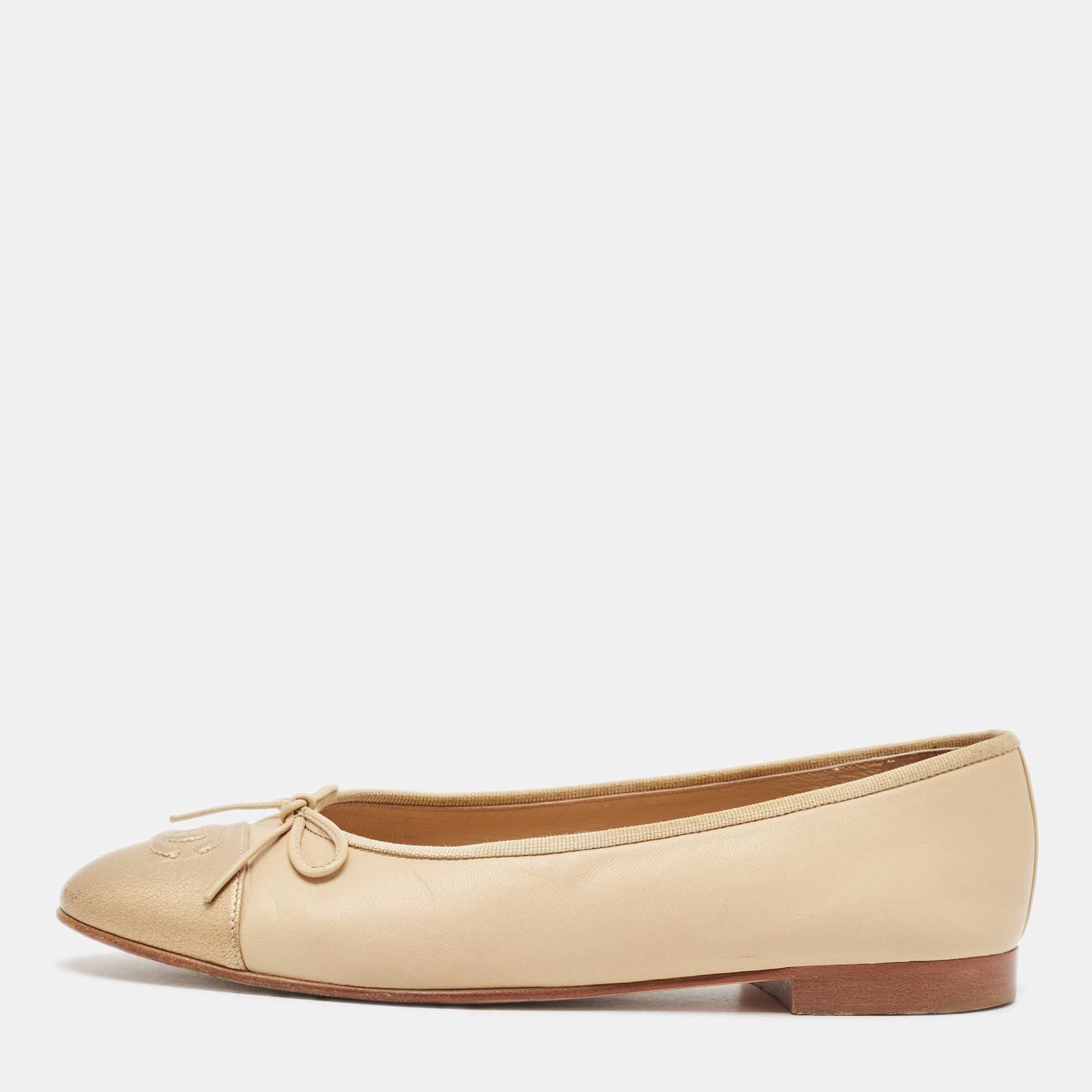 

Chanel Beige Leather CC Ballet Flats Size