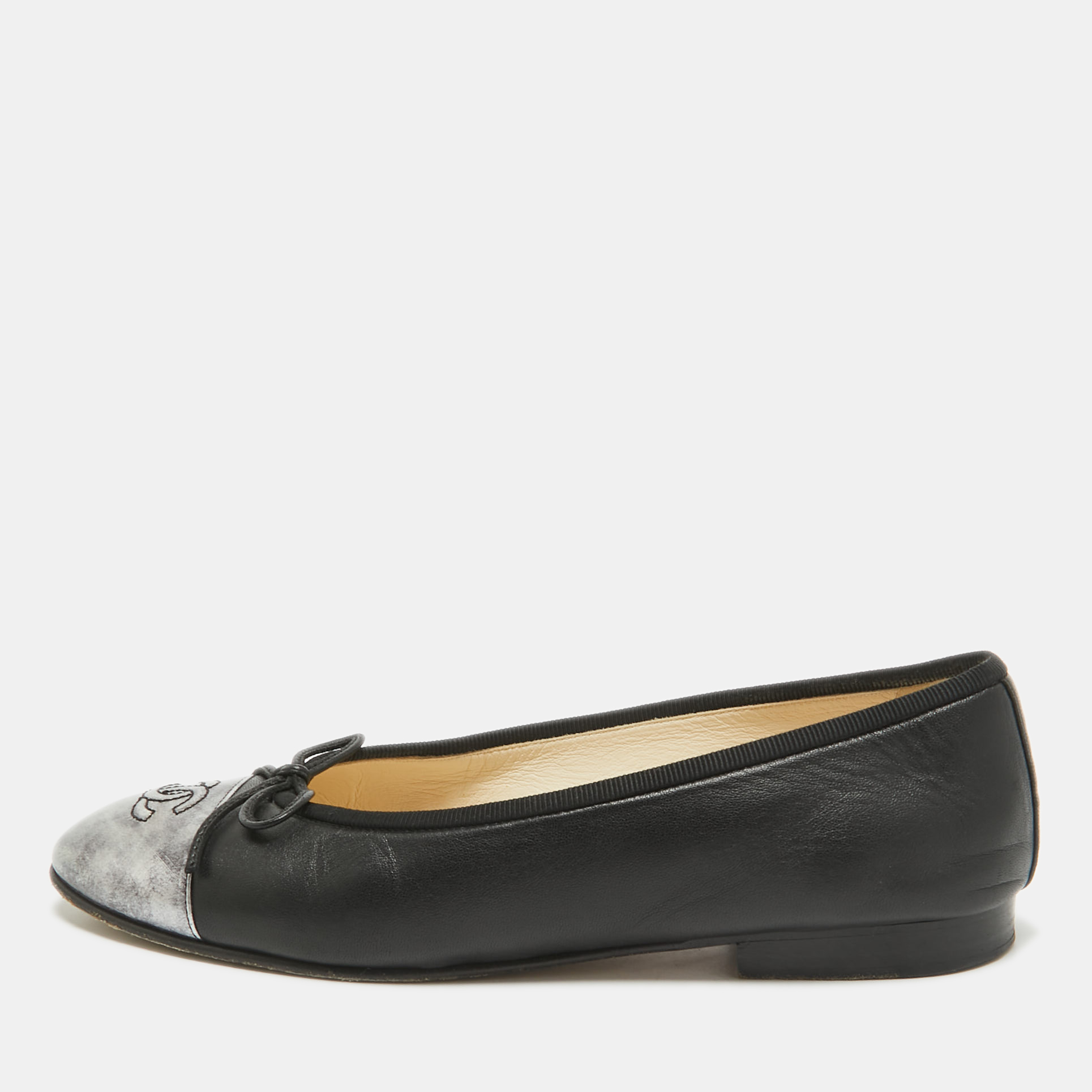 

Chanel Black/Silver Leather CC Bow Cap Toe Ballet Flats Size