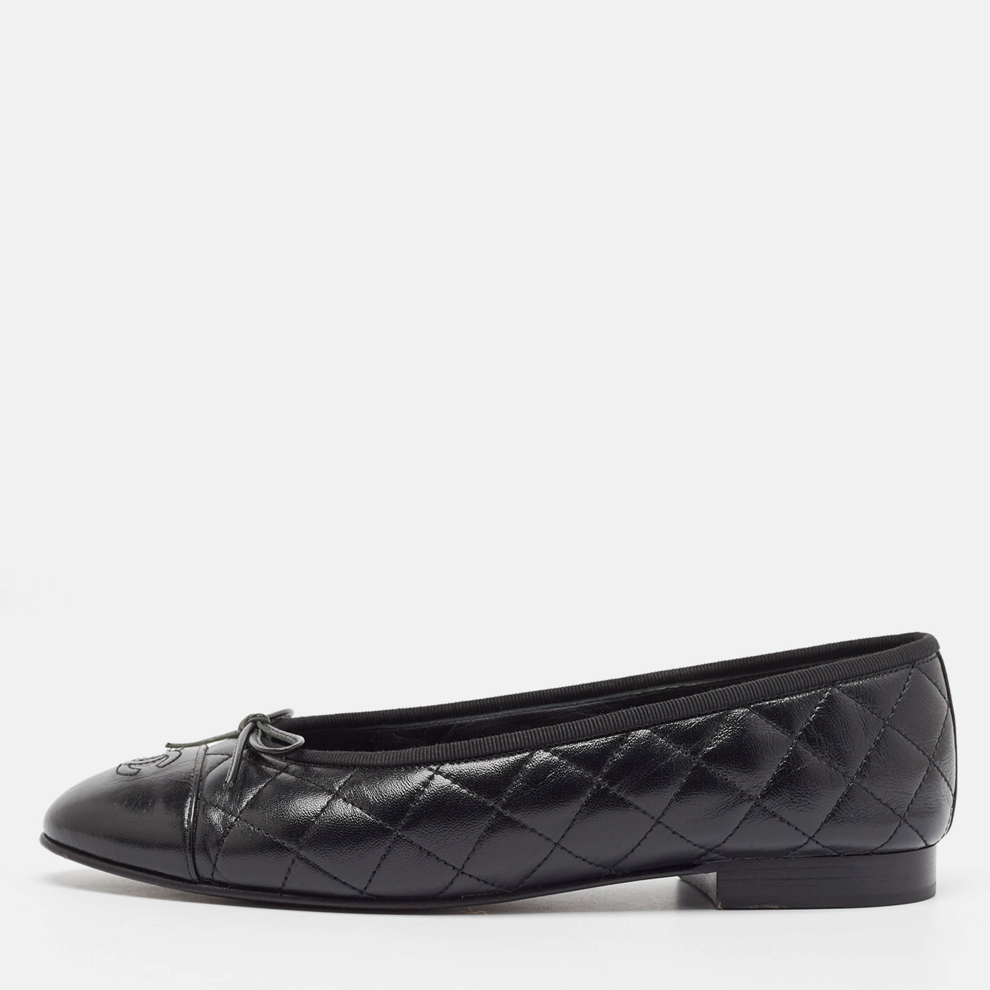 

Chanel Black Quilted Leather CC Bow Cap Toe Ballet Flats Size